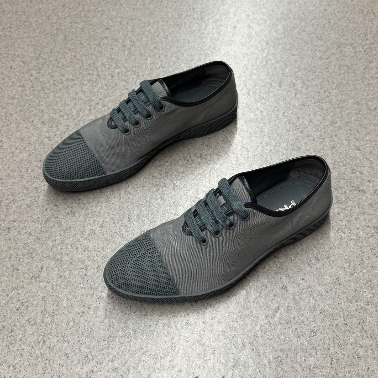 Prada Prada Casual Gray Lowtop Sneakers 9.5 Men Size US 9.5 / EU 42-43 - 5 Thumbnail