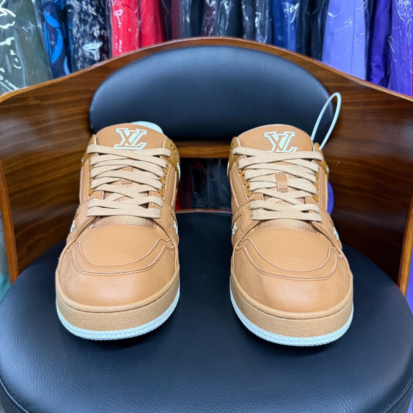 Louis Vuitton Louis Vuitton Training Brown Lowtop Sneakers 10.5 Men Size US 10.5 / EU 43-44 - 2 Thumbnail