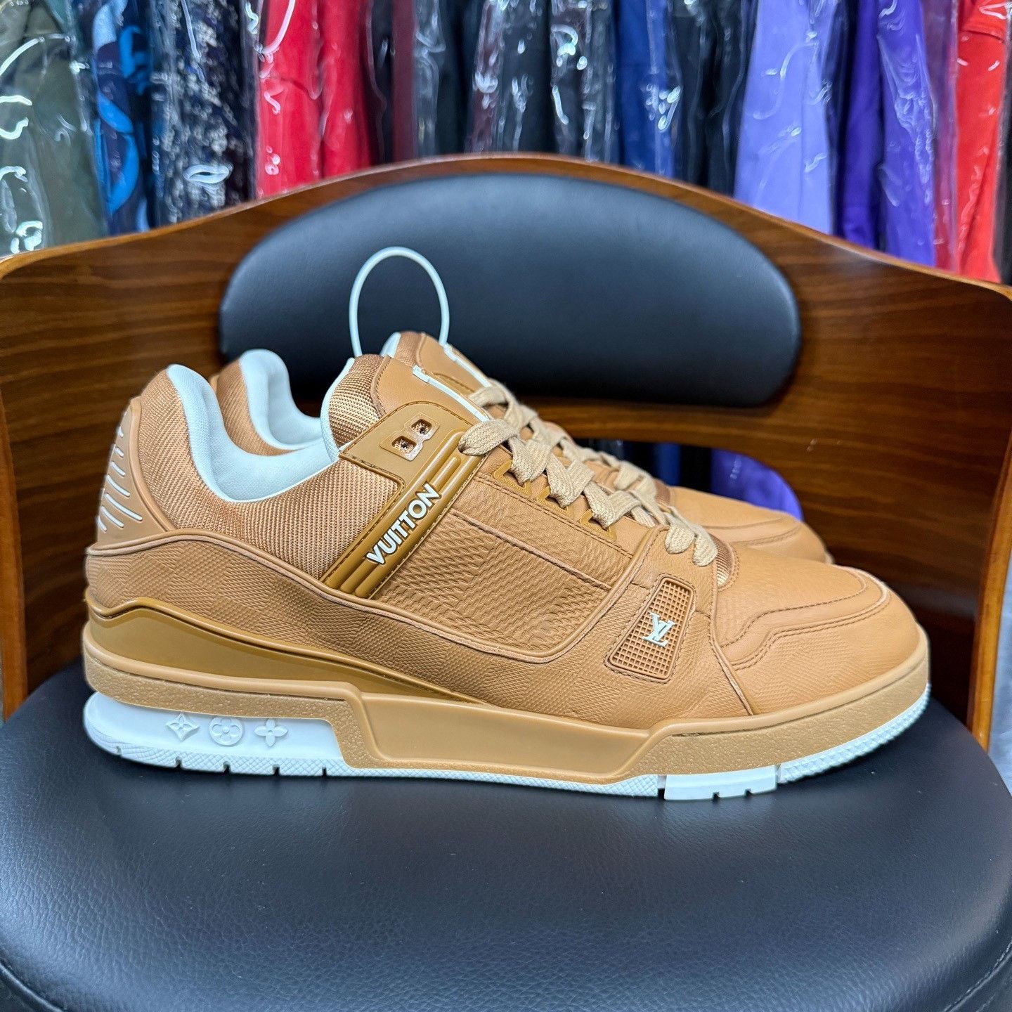 Louis Vuitton Louis Vuitton Training Brown Lowtop Sneakers 10.5 Men Size US 10.5 / EU 43-44 - 4 Thumbnail