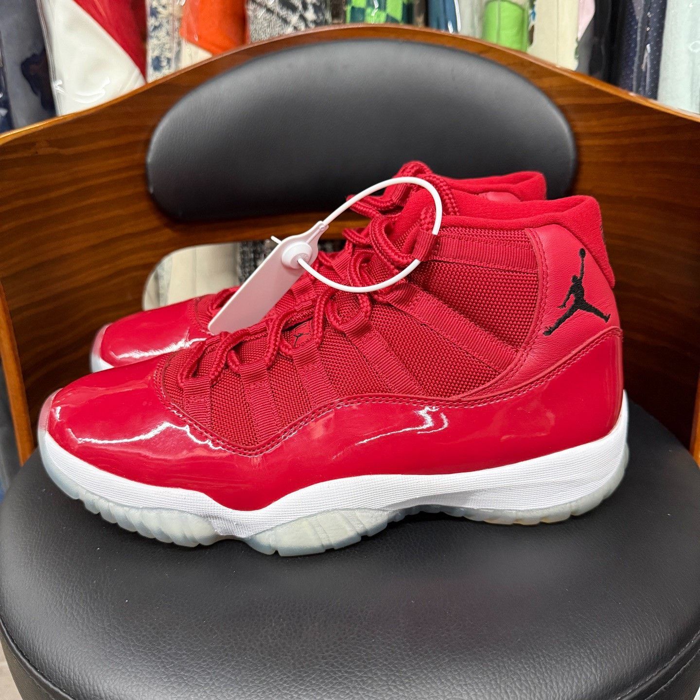 Nike Nike AJ11 Red Lowtop Sneakers 9.5 Men Size US 9.5 / EU 42-43 - 6 Thumbnail