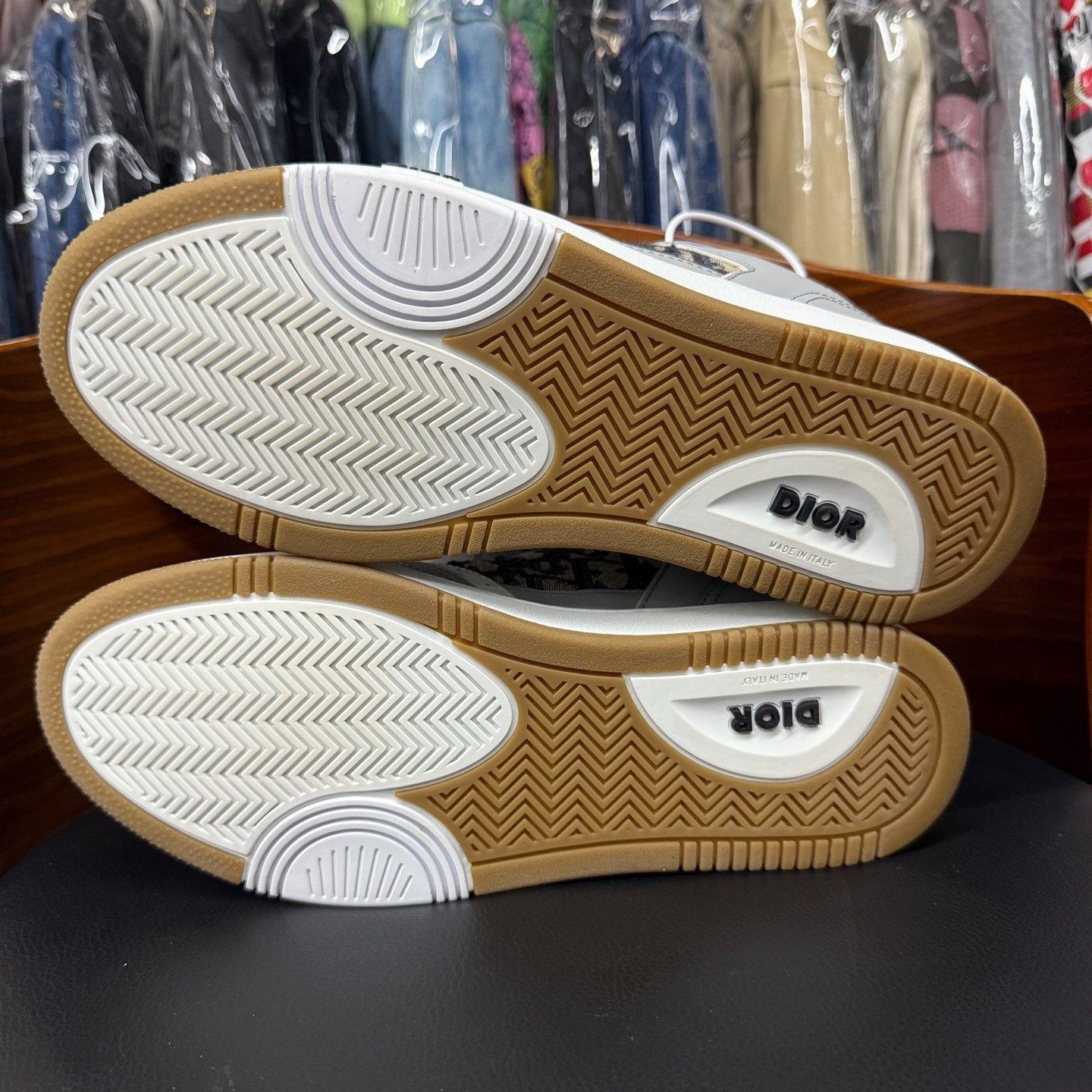 Dior Dior White Lowtop Sneakers 7.5 Men Size US 7.5 / EU 40-41 - 8 Thumbnail