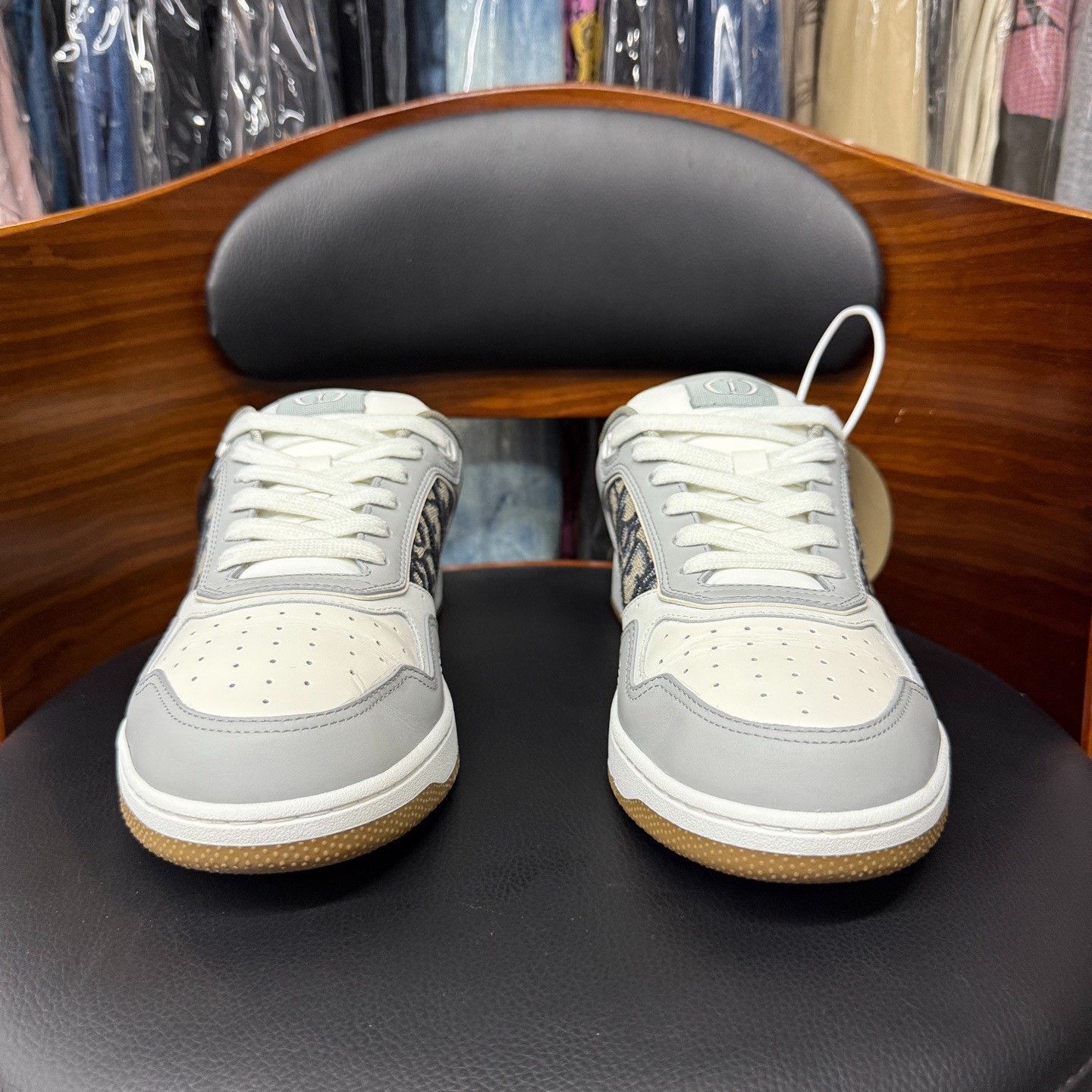 Dior Dior White Lowtop Sneakers 7.5 Men Size US 7.5 / EU 40-41 - 2 Thumbnail