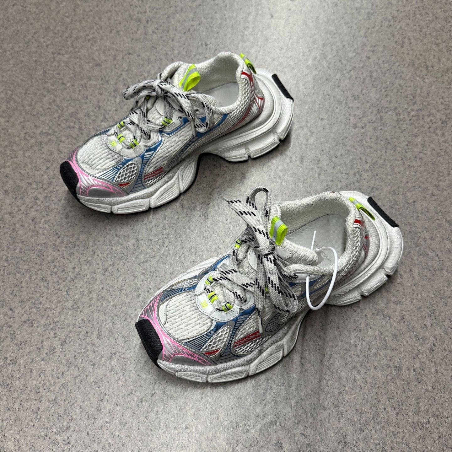 Balenciaga Balenciaga Distressed Blue Lowtop Sneakers us_7-5 Women Size US 7.5 / IT 37.5 - 5 Thumbnail