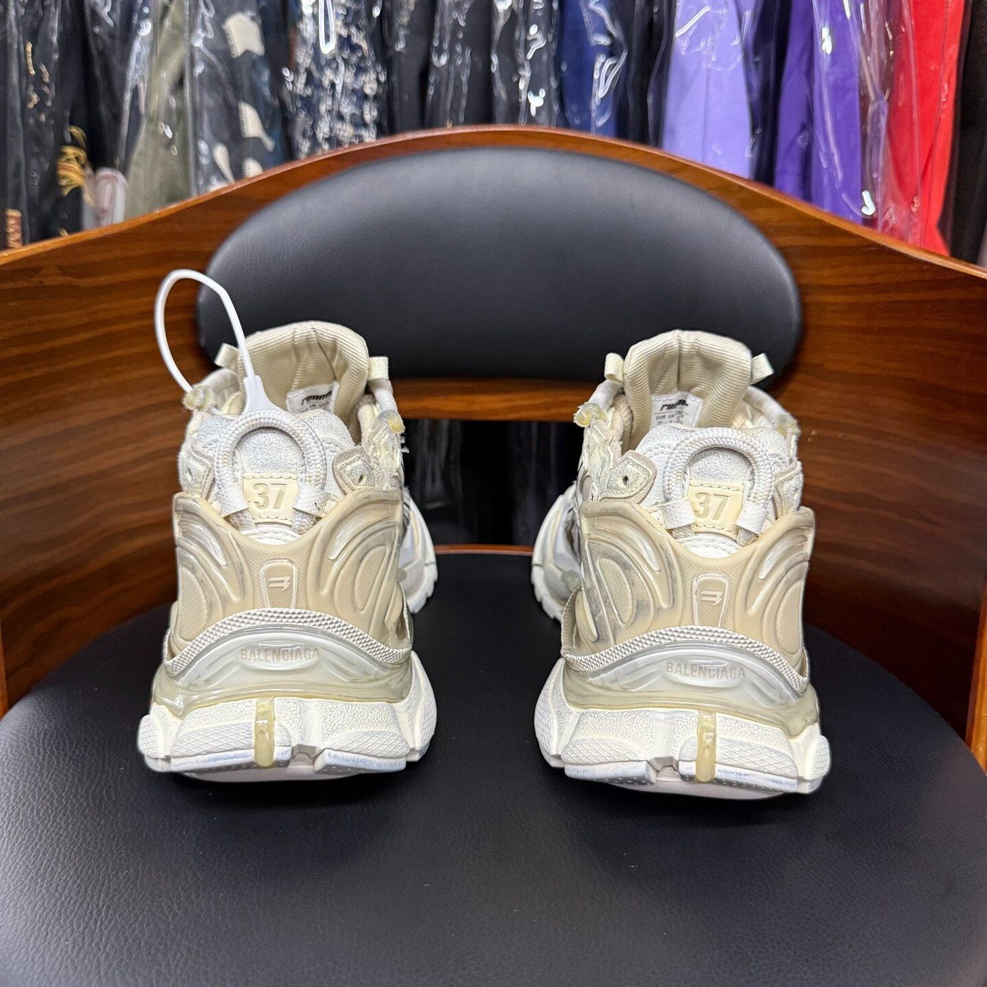 Balenciaga Balenciaga Running Beige Lowtop Sneakers us_6-5 Women Size US 6.5 / IT 36.5 - 3 Thumbnail