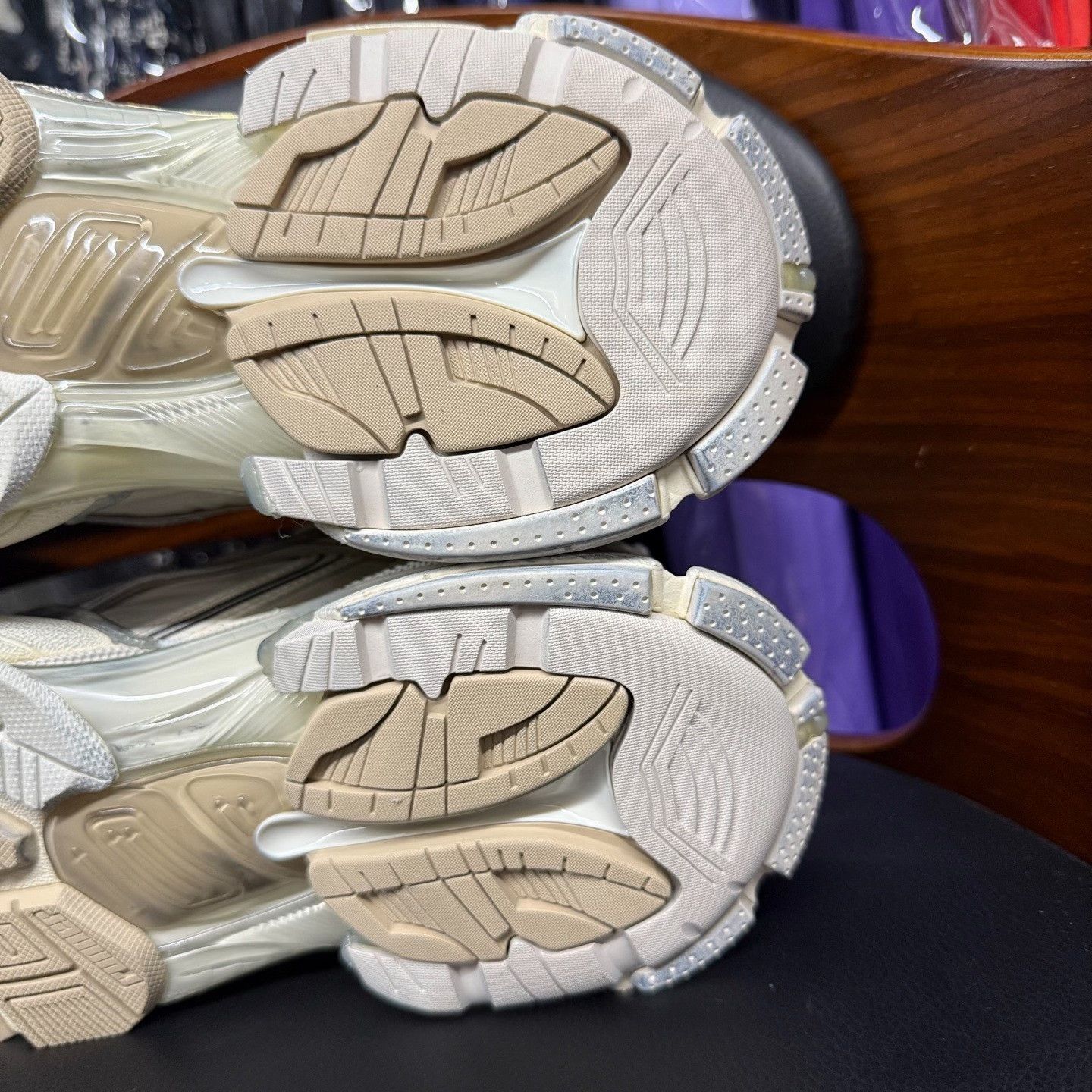 Balenciaga Balenciaga Running Beige Lowtop Sneakers us_6-5 Women Size US 6.5 / IT 36.5 - 9 Thumbnail