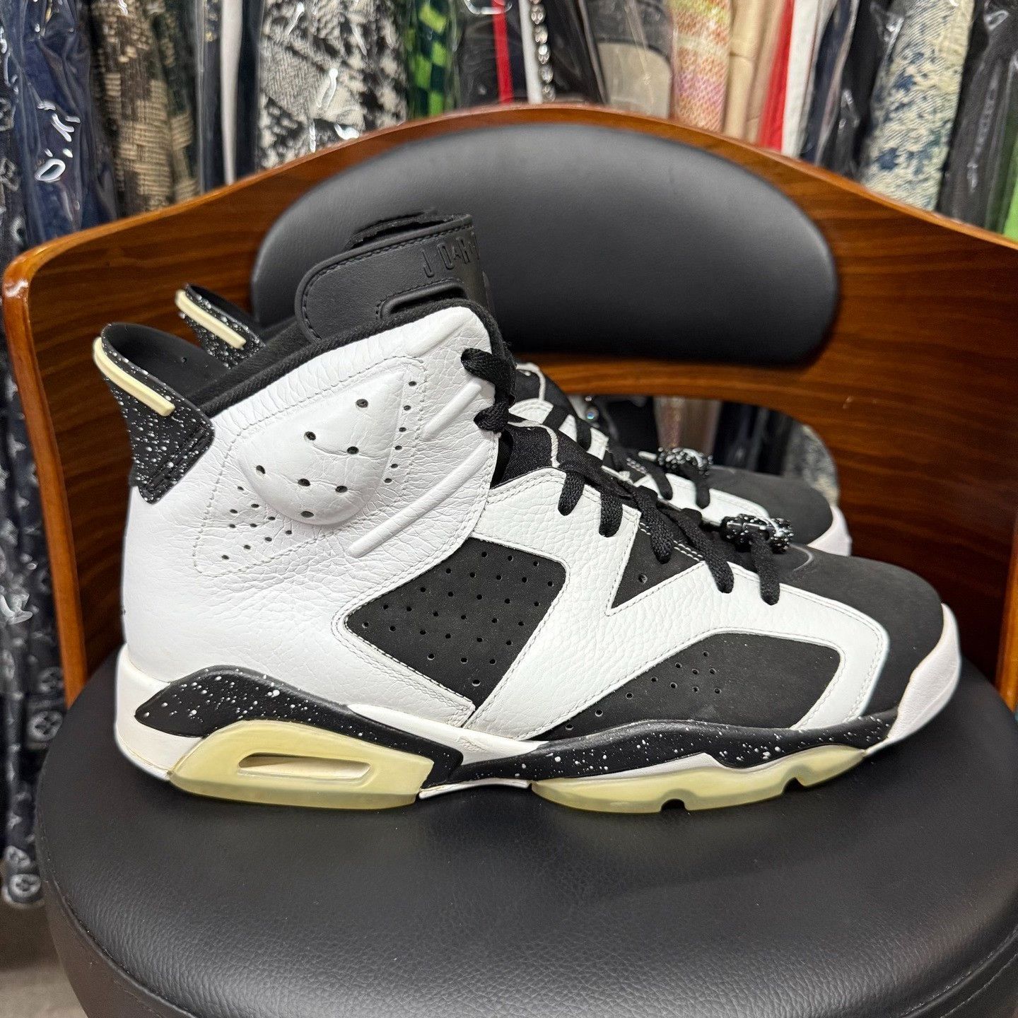 Nike Nike AJ6 Black Lowtop Sneakers 11.5 Men Size US 11.5 / EU 44-45 - 4 Thumbnail