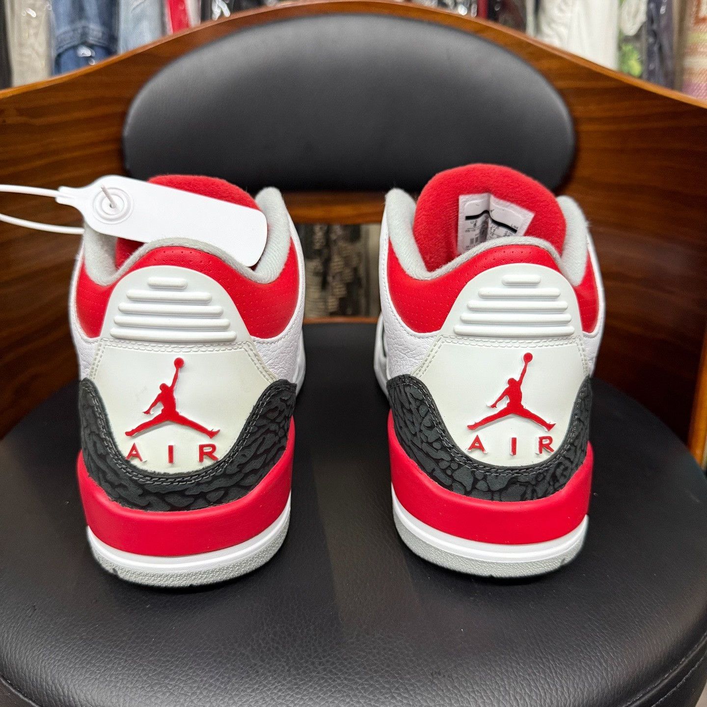 Nike Nike AJ3 Red Lowtop Sneakers 8.5 Men Size US 8.5 / EU 41-42 - 3 Thumbnail