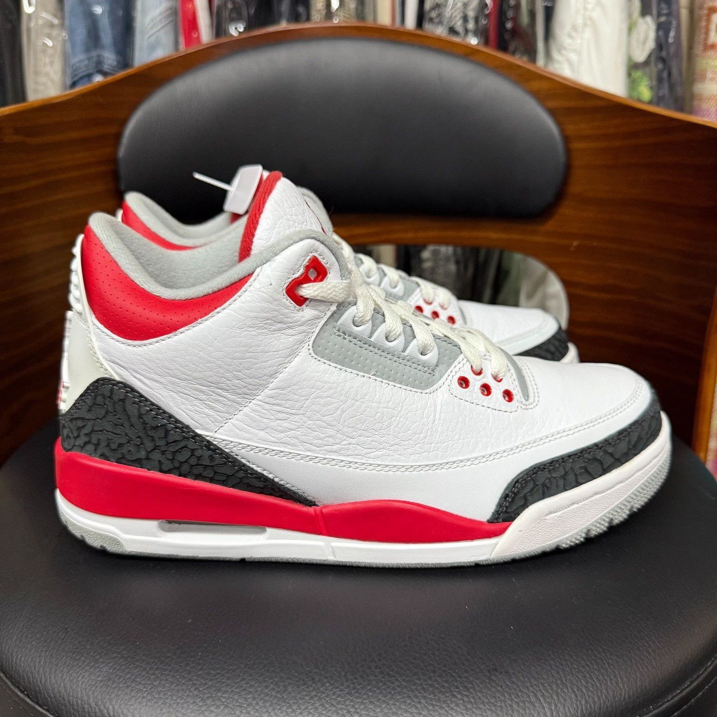 Nike Nike AJ3 Red Lowtop Sneakers 8.5 Men Size US 8.5 / EU 41-42 - 4 Thumbnail