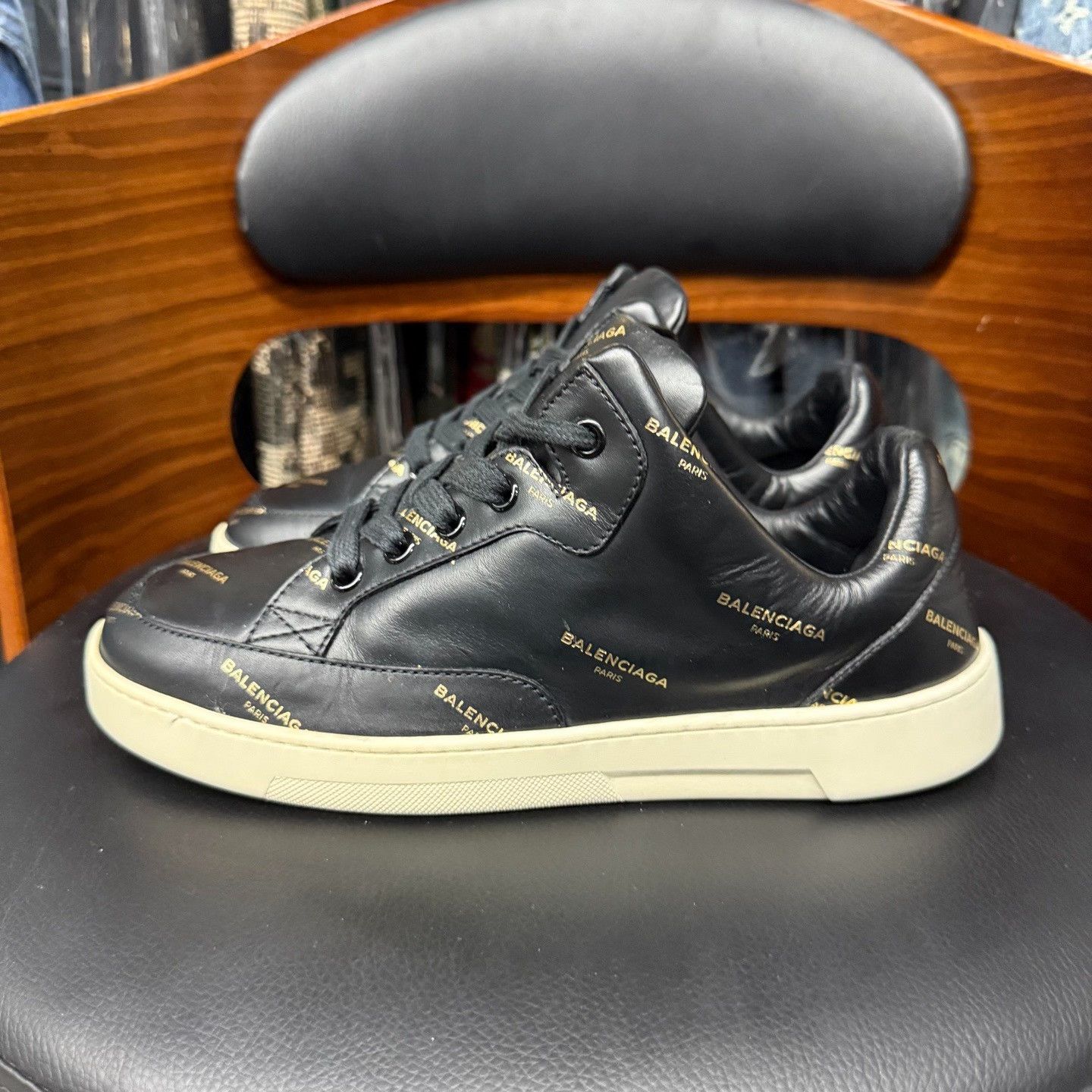 Balenciaga Balenciaga Black Lowtop Sneakers 5 Men Size US 5 / EU 37 - 6 Thumbnail