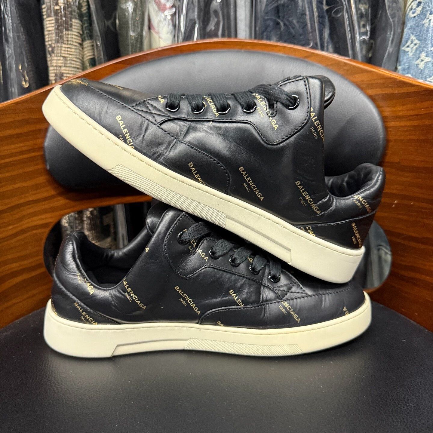 Balenciaga Balenciaga Black Lowtop Sneakers 5 Men Size US 5 / EU 37 - 7 Thumbnail