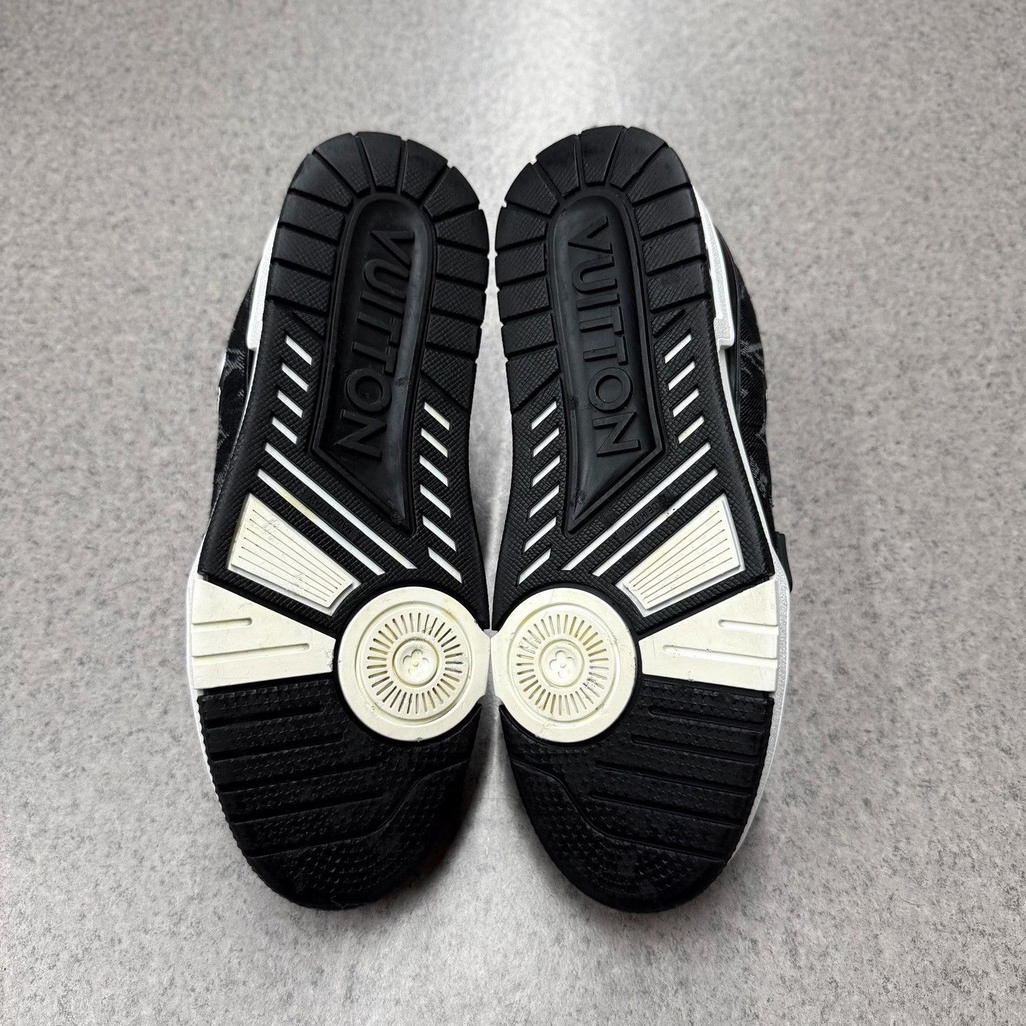 Louis Vuitton Louis Vuitton Training Denim Black Lowtop Sneakers 8 Men Size US 8 / EU 41 - 9 Thumbnail