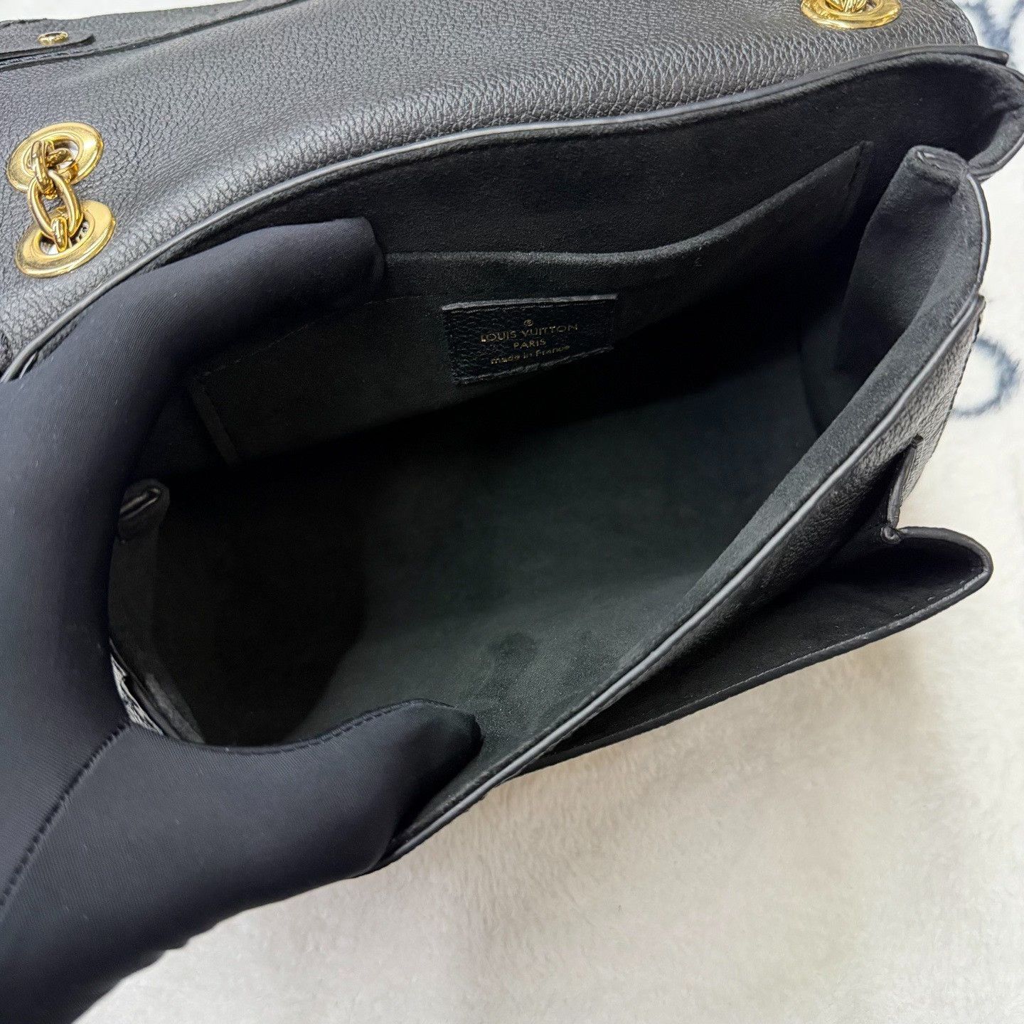 Louis Vuitton Louis Vuitton Black Shoulder Bag OS Women Size ONE SIZE - 4 Thumbnail