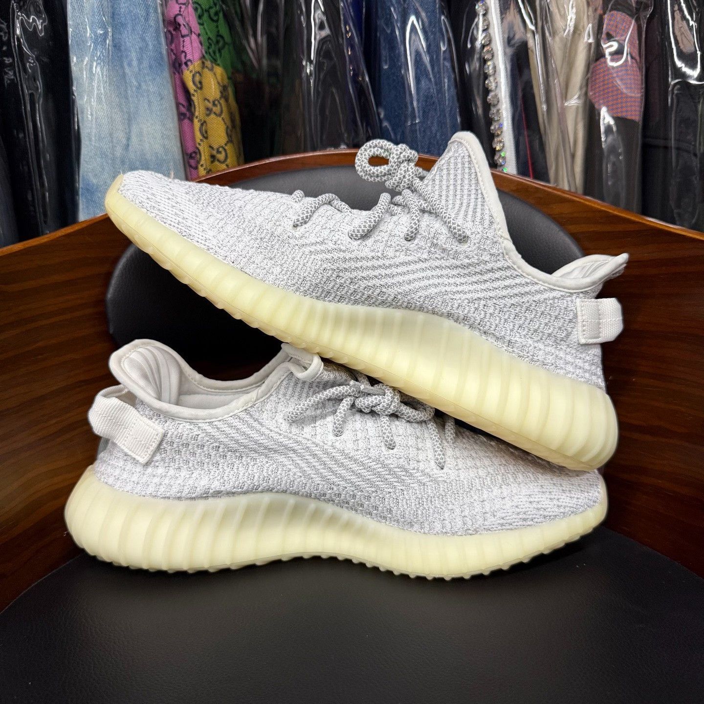 Adidas Adidas YEEZY350 Lowtop Sneakers 11 Men Size US 11 / EU 44 - 7 Thumbnail