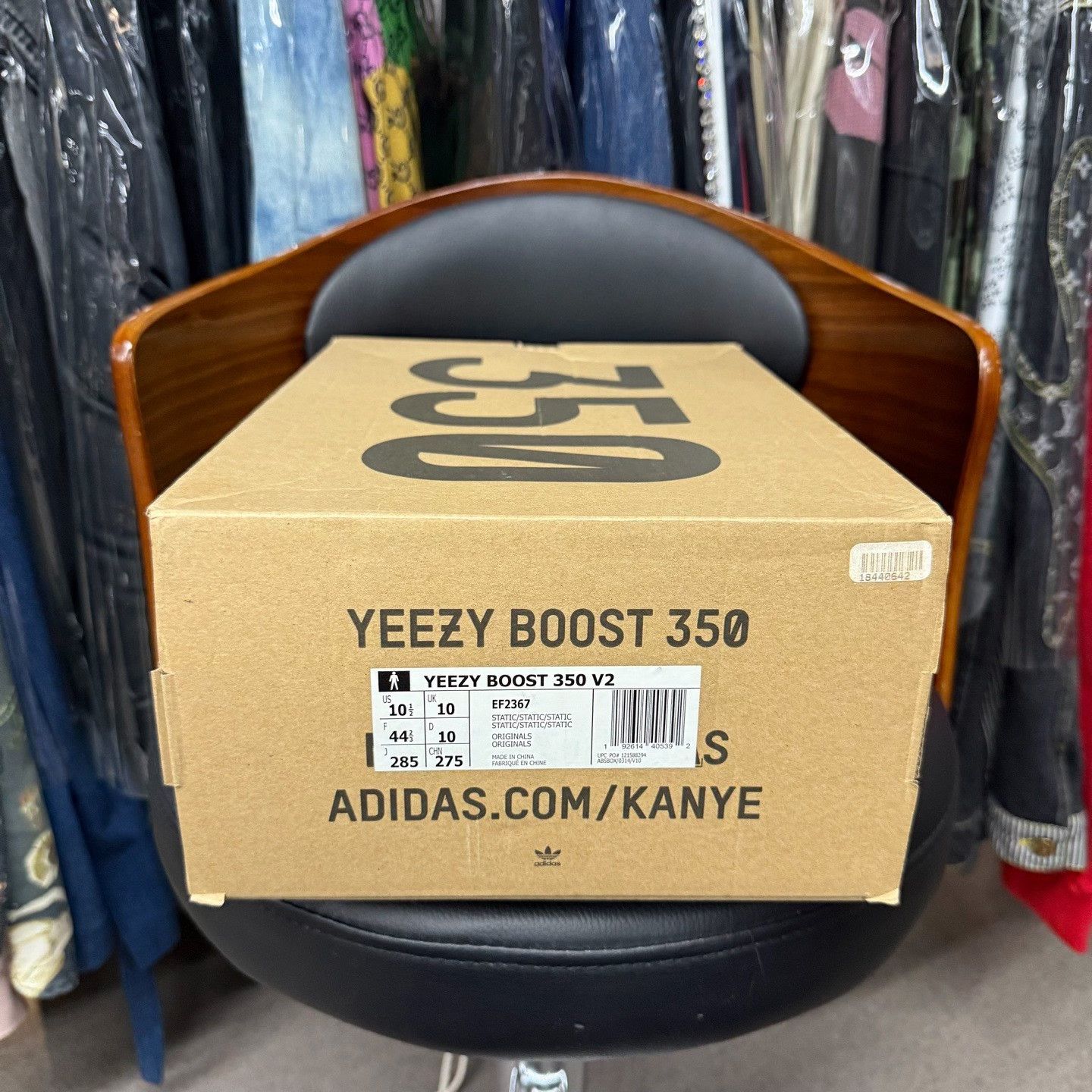 Adidas Adidas YEEZY350 Lowtop Sneakers 11 Men Size US 11 / EU 44 - 9 Thumbnail