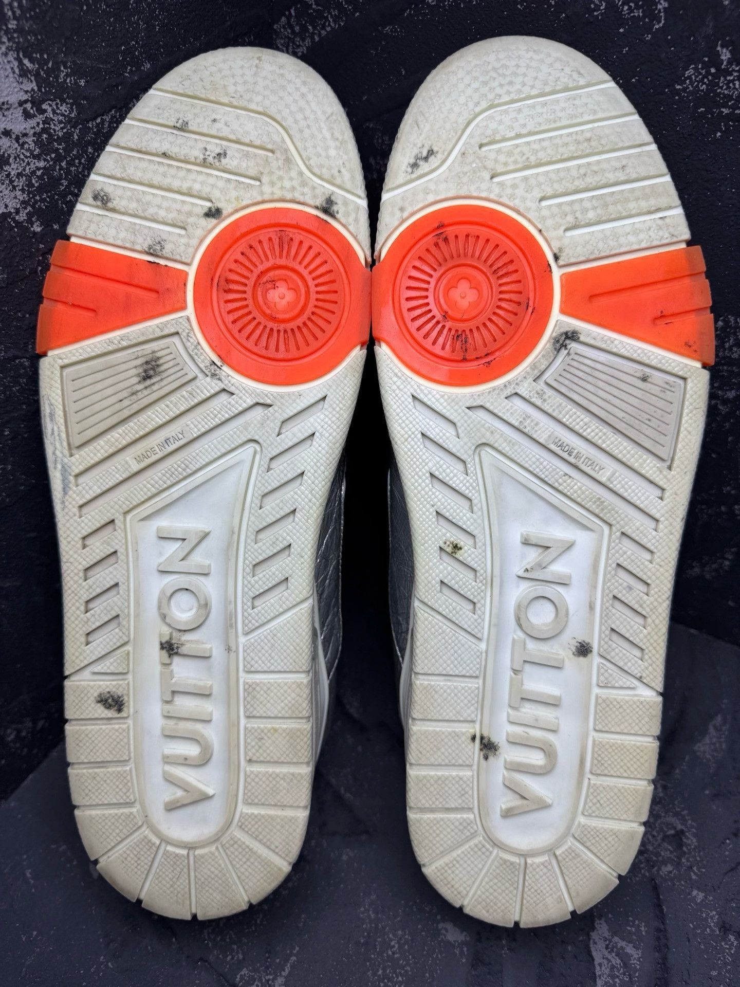 Louis Vuitton Louis Vuitton Training Silver Lowtop Sneakers 10.5 Men Size US 10.5 / EU 43-44 - 6 Thumbnail