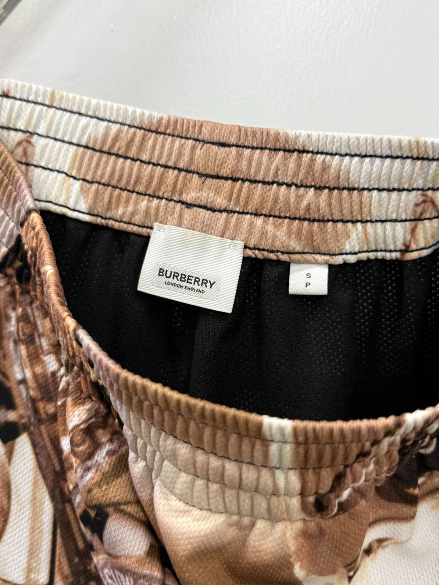 Burberry Burberry Printed Shorts 30 Men Size US 30 / EU 46 - 5 Thumbnail