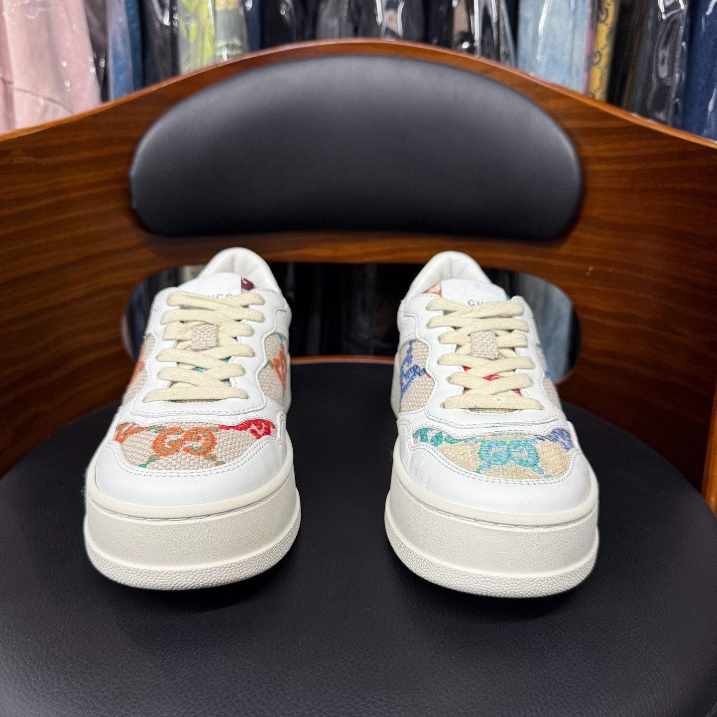 Gucci Gucci Embroidered White Lowtop Sneakers us_5 Women Size US 5 / IT 35 - 2 Thumbnail