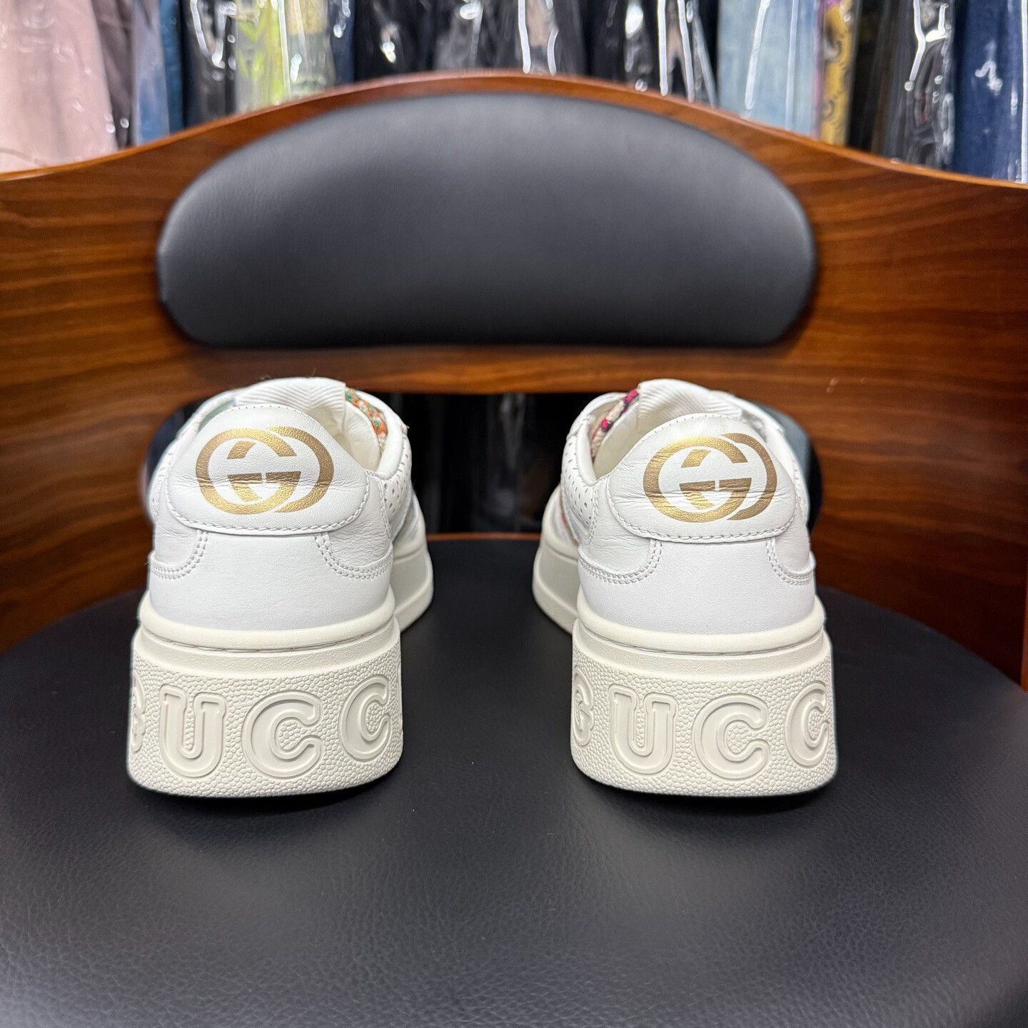Gucci Gucci Embroidered White Lowtop Sneakers us_5 Women Size US 5 / IT 35 - 3 Thumbnail