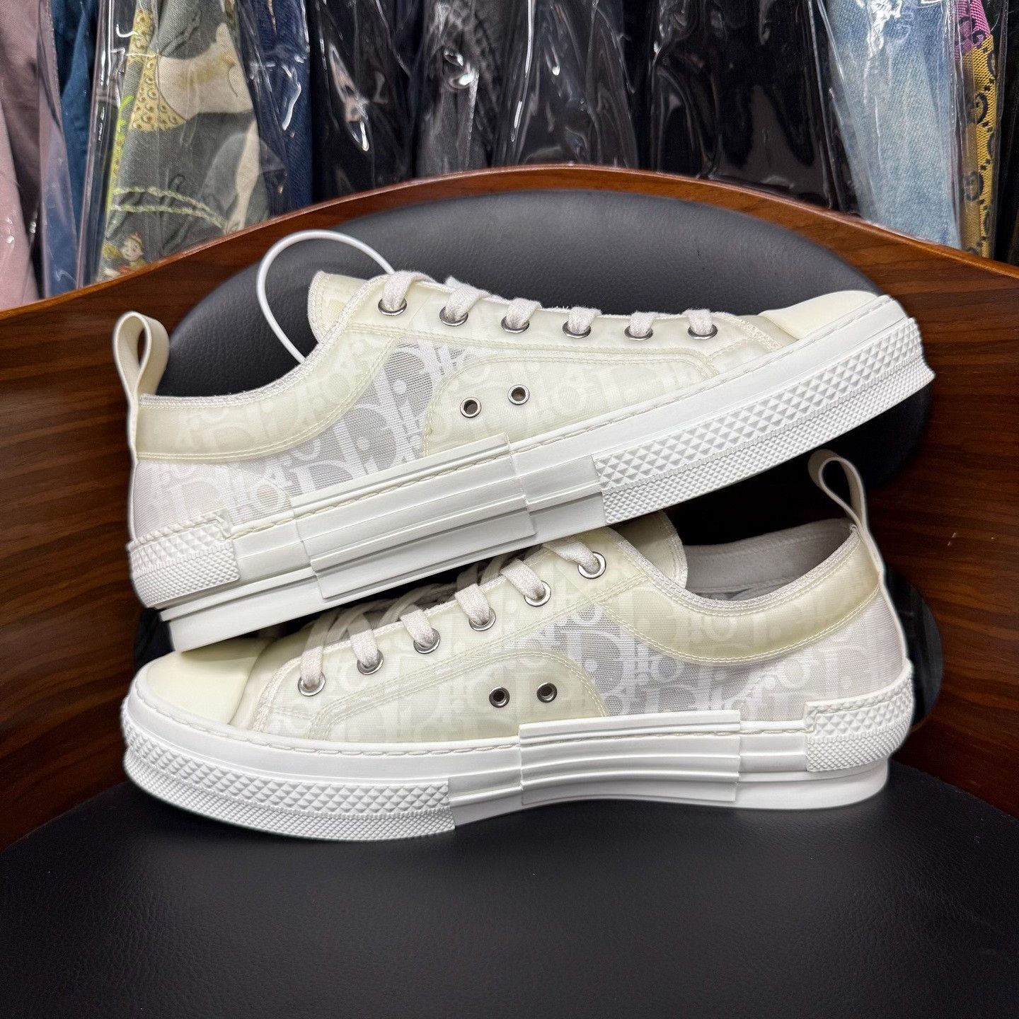 Dior Dior White Lowtop Sneakers us_10-5 Women Size US 10.5 / IT 40.5 - 7 Thumbnail