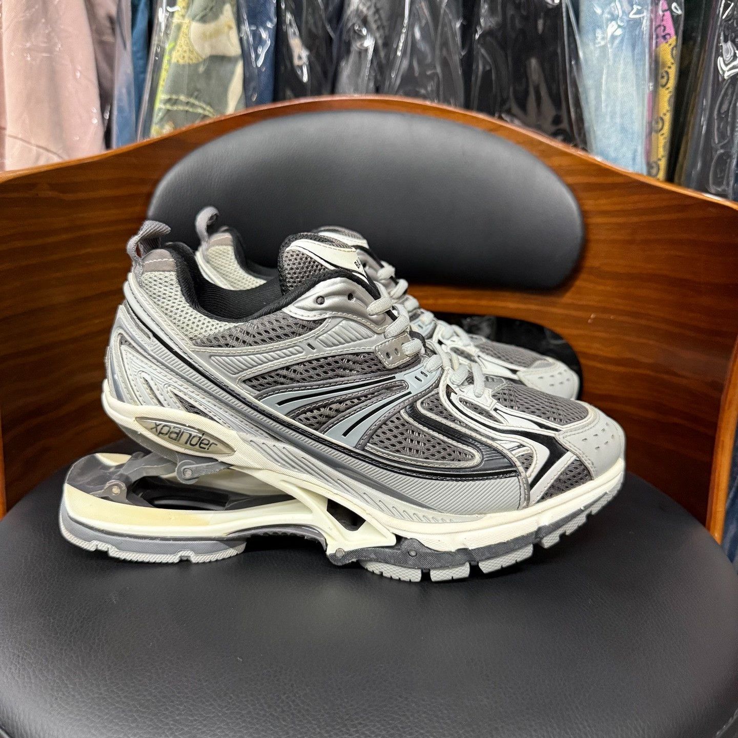 Balenciaga Balenciaga Distressed Gray Lowtop Sneakers us_7-5 Women Size US 7.5 / IT 37.5 - 4 Thumbnail