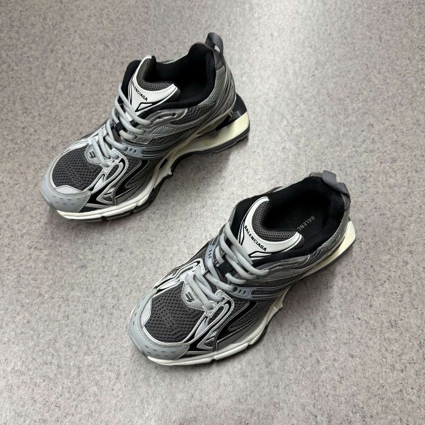 Balenciaga Balenciaga Distressed Gray Lowtop Sneakers us_7-5 Women Size US 7.5 / IT 37.5 - 5 Thumbnail