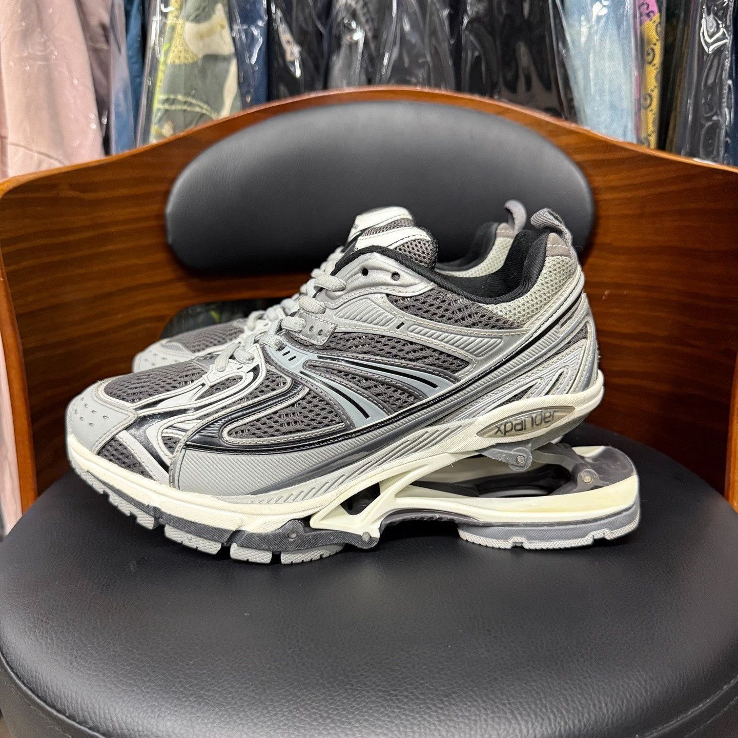 Balenciaga Balenciaga Distressed Gray Lowtop Sneakers us_7-5 Women Size US 7.5 / IT 37.5 - 6 Thumbnail