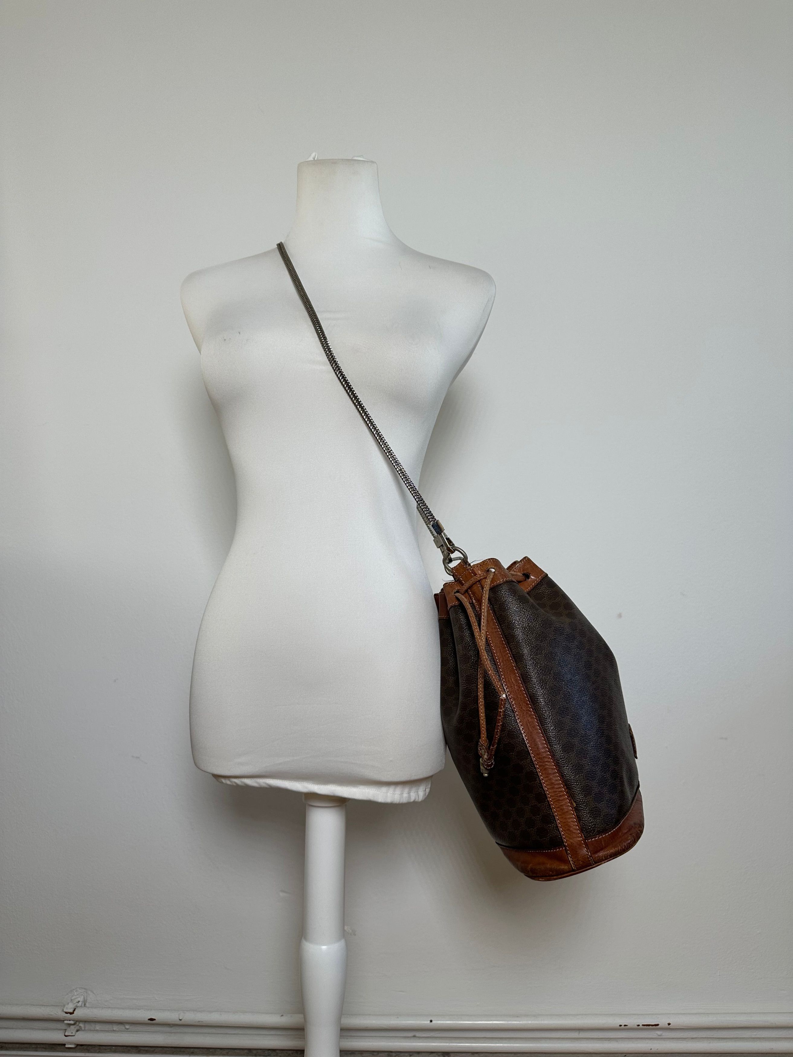 Celine Vintage Triomphe Monogram SEAU Leather Shoulder Bag Brown Size ONE SIZE - 9 Thumbnail