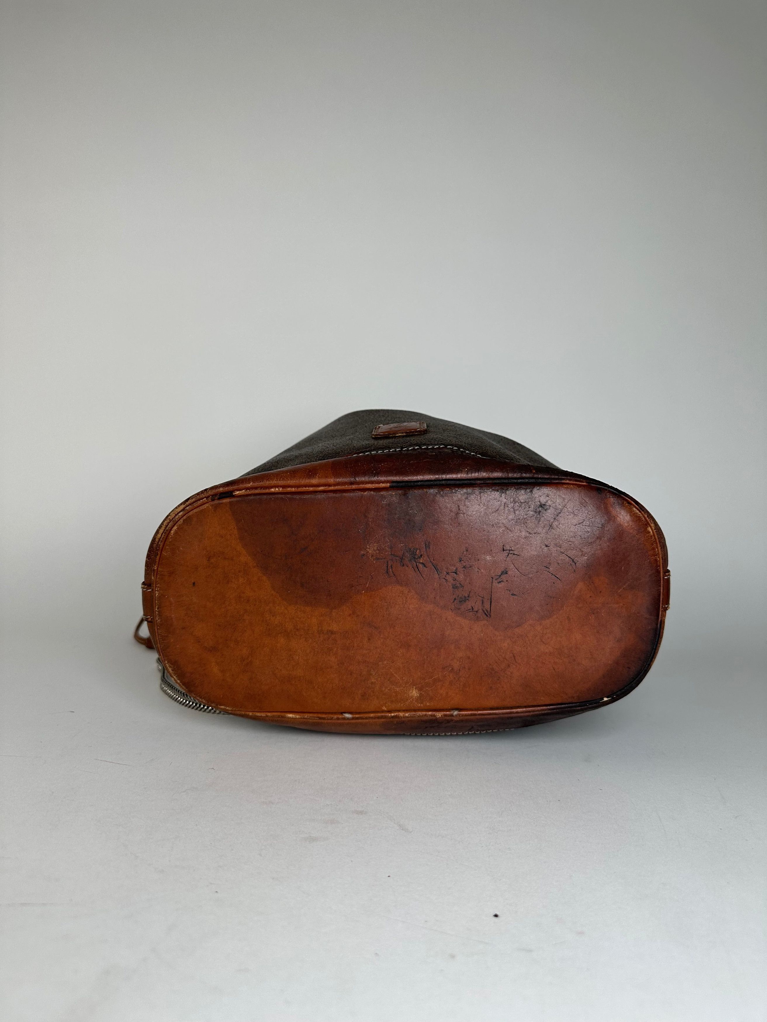 Celine Vintage Triomphe Monogram SEAU Leather Shoulder Bag Brown Size ONE SIZE - 10 Thumbnail