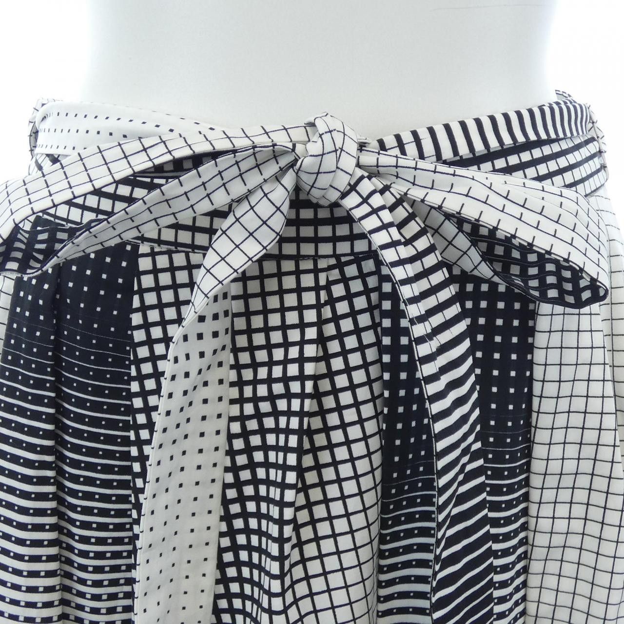 Prada Prada Prada Skirt Textile Skirts P146SG S211 1YIR DUTY FREE for USA Size ONE SIZE - 5 Thumbnail