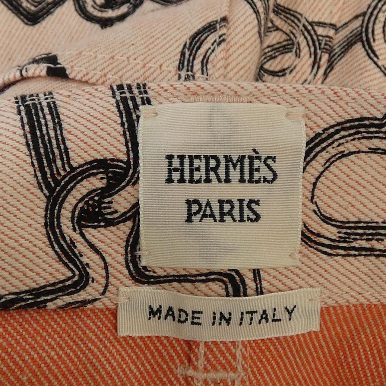 Hermes Hermes Hermes Kaleidoscope Effect Finesse Crude Selle Cartouche Silk Shorts Textile Shorts DUTY FREE for USA Size ONE SIZE - 4 Thumbnail