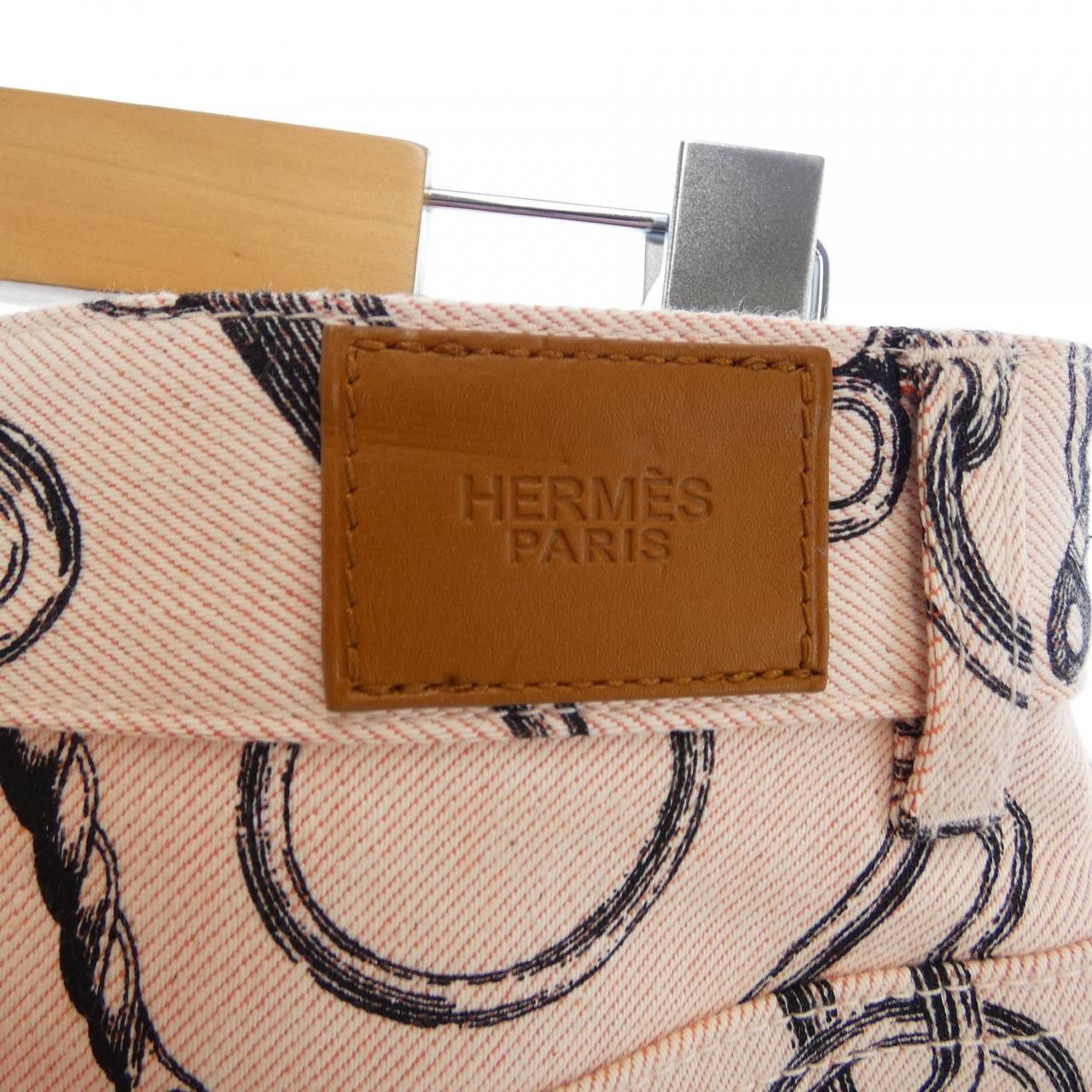 Hermes Hermes Hermes Kaleidoscope Effect Finesse Crude Selle Cartouche Silk Shorts Textile Shorts DUTY FREE for USA Size ONE SIZE - 5 Thumbnail