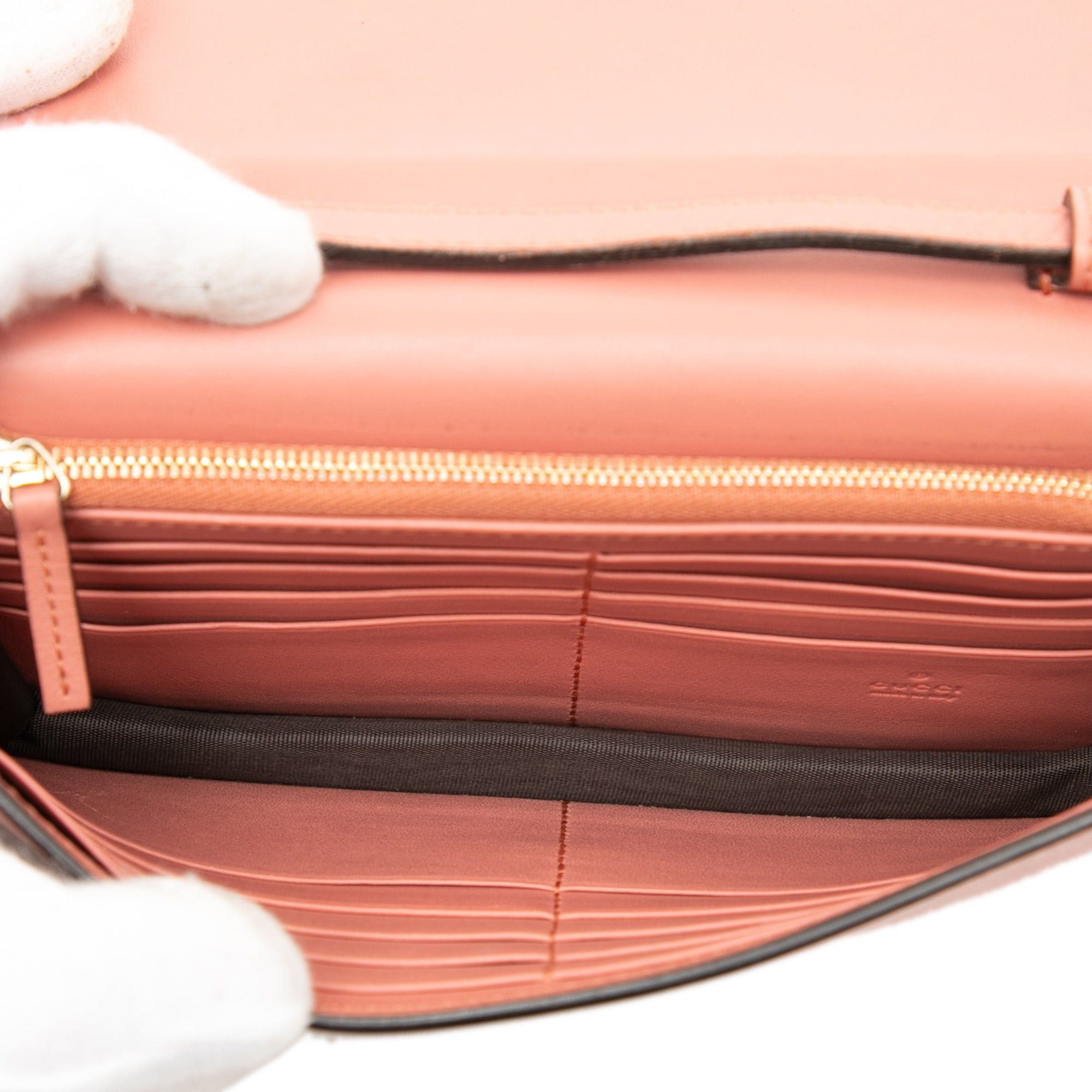 Gucci Leather Interlocking G Dollar Wallet On Strap Size ONE SIZE - 4 Thumbnail