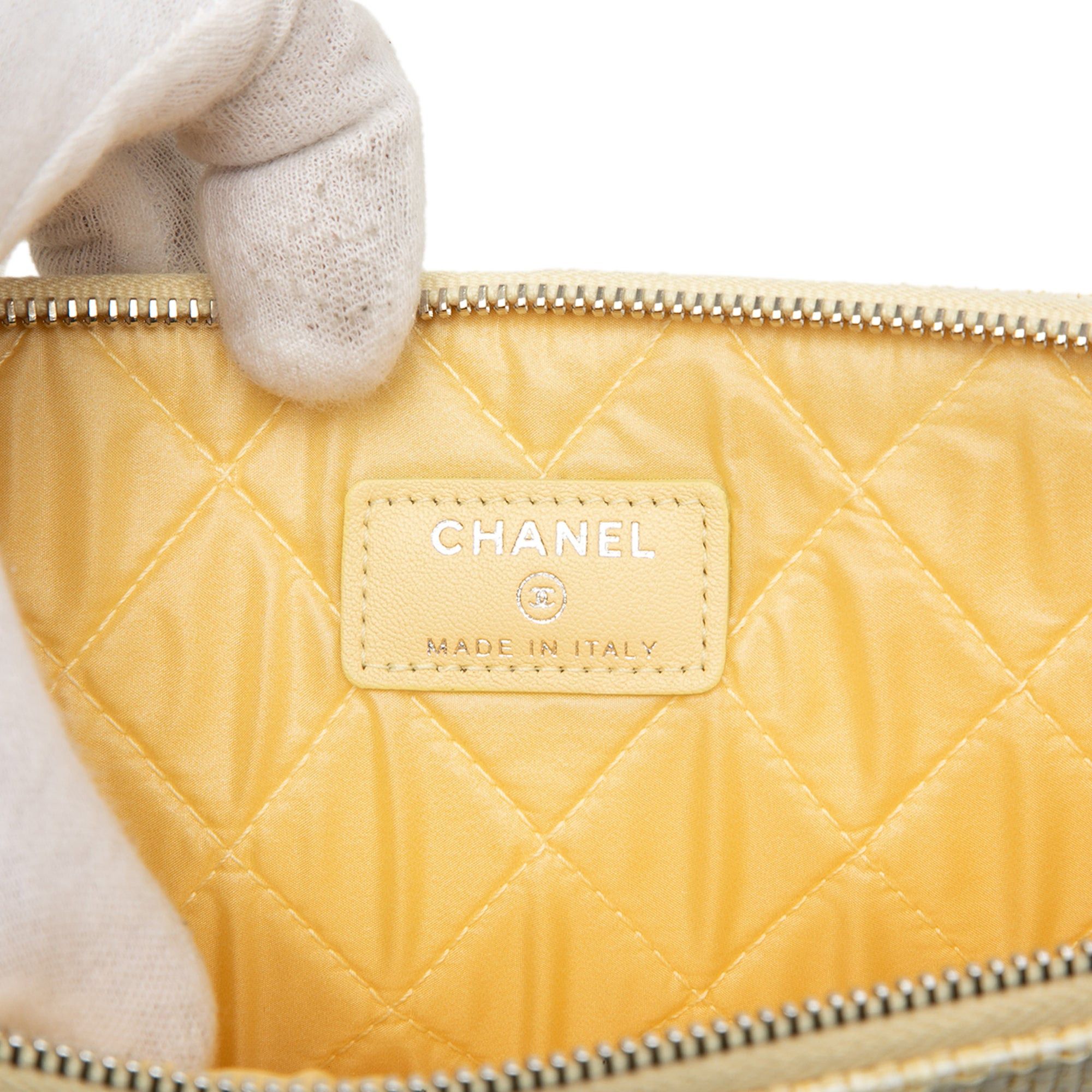 Chanel Large Raffia Deauville O Case Clutch Size ONE SIZE - 5 Thumbnail