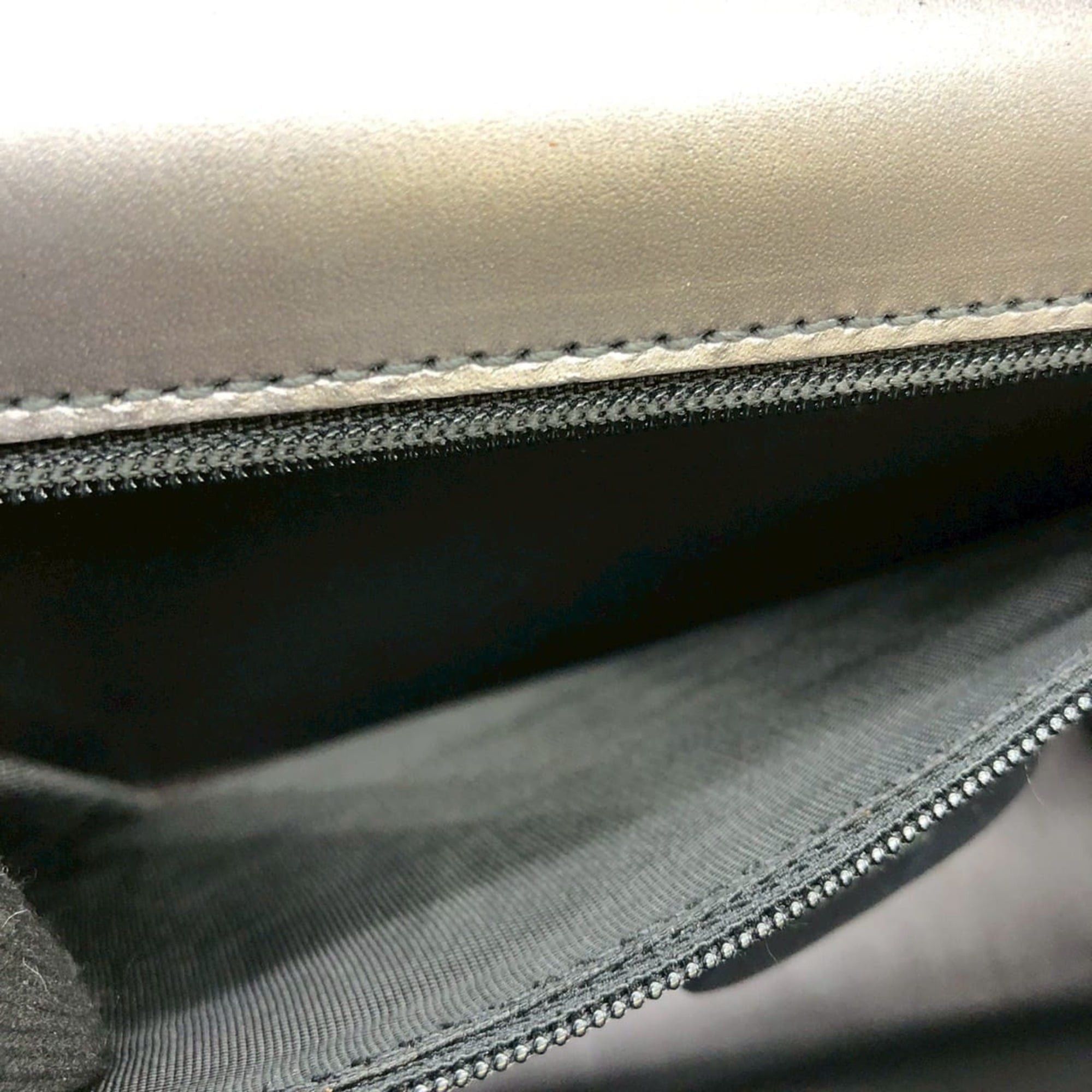 Gucci GUCCI 001 2058 Shoulder Bag, Leather, Gray, Women's Size ONE SIZE - 11 Thumbnail