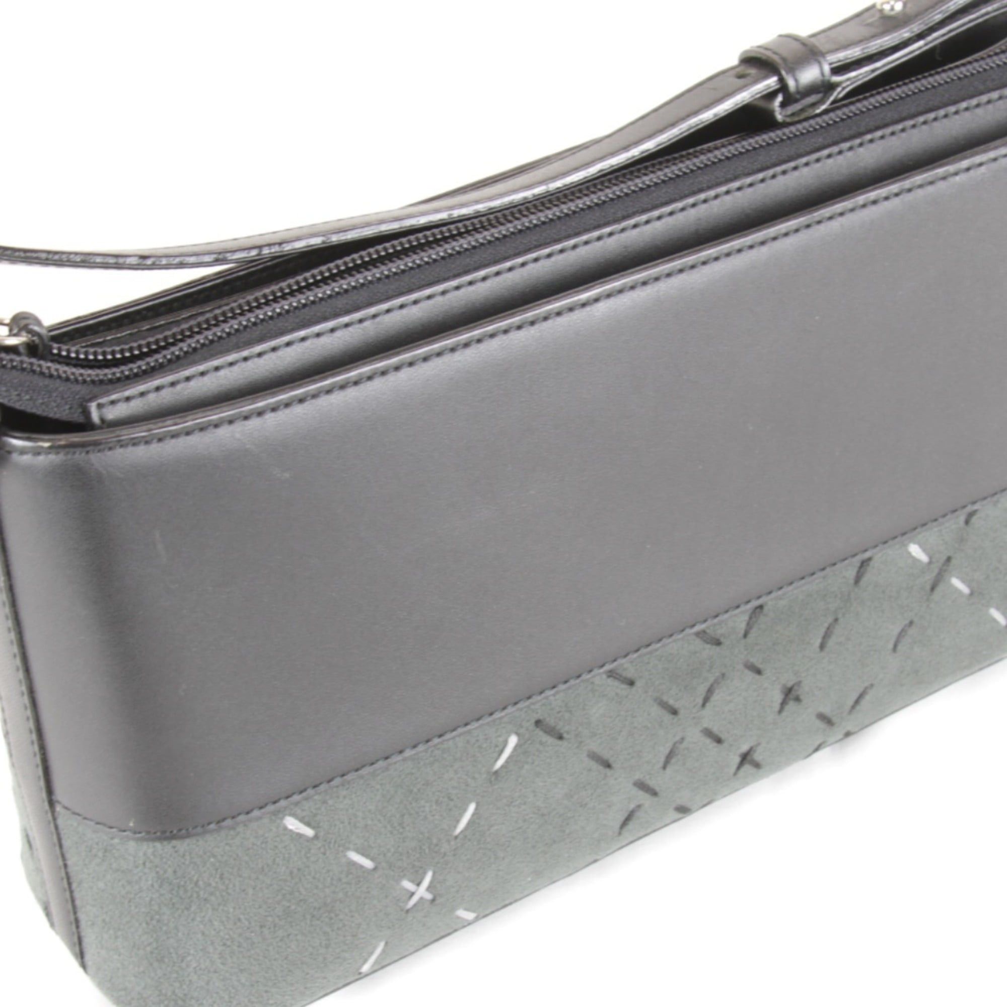Burberry BURBERRY LONDON Stitch Shoulder Bag, Leather/Suede, 380g, Women's, Black/Gray Size ONE SIZE - 13 Thumbnail