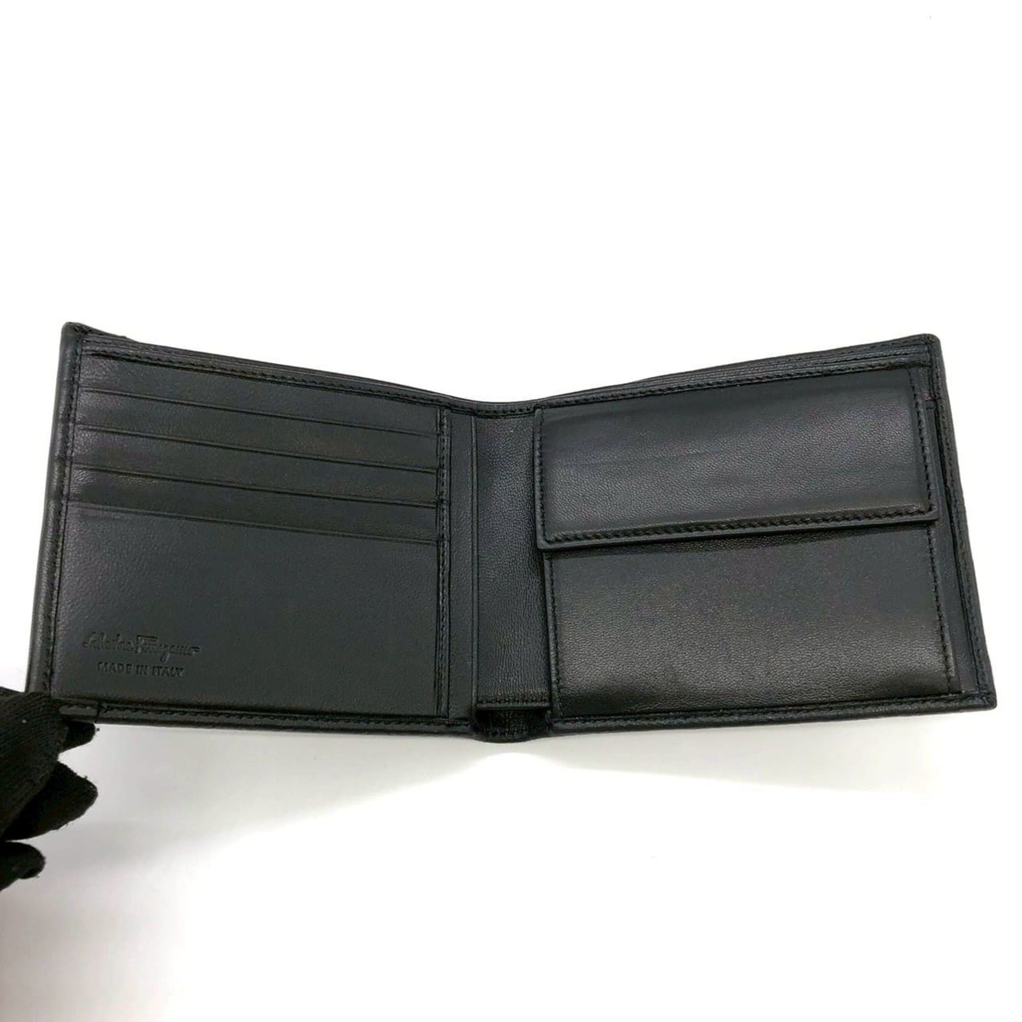 Salvatore Ferragamo Salvatore Ferragamo Gancini Bi-fold Leather Wallet, Black, for Women and Men Size ONE SIZE - 11 Thumbnail