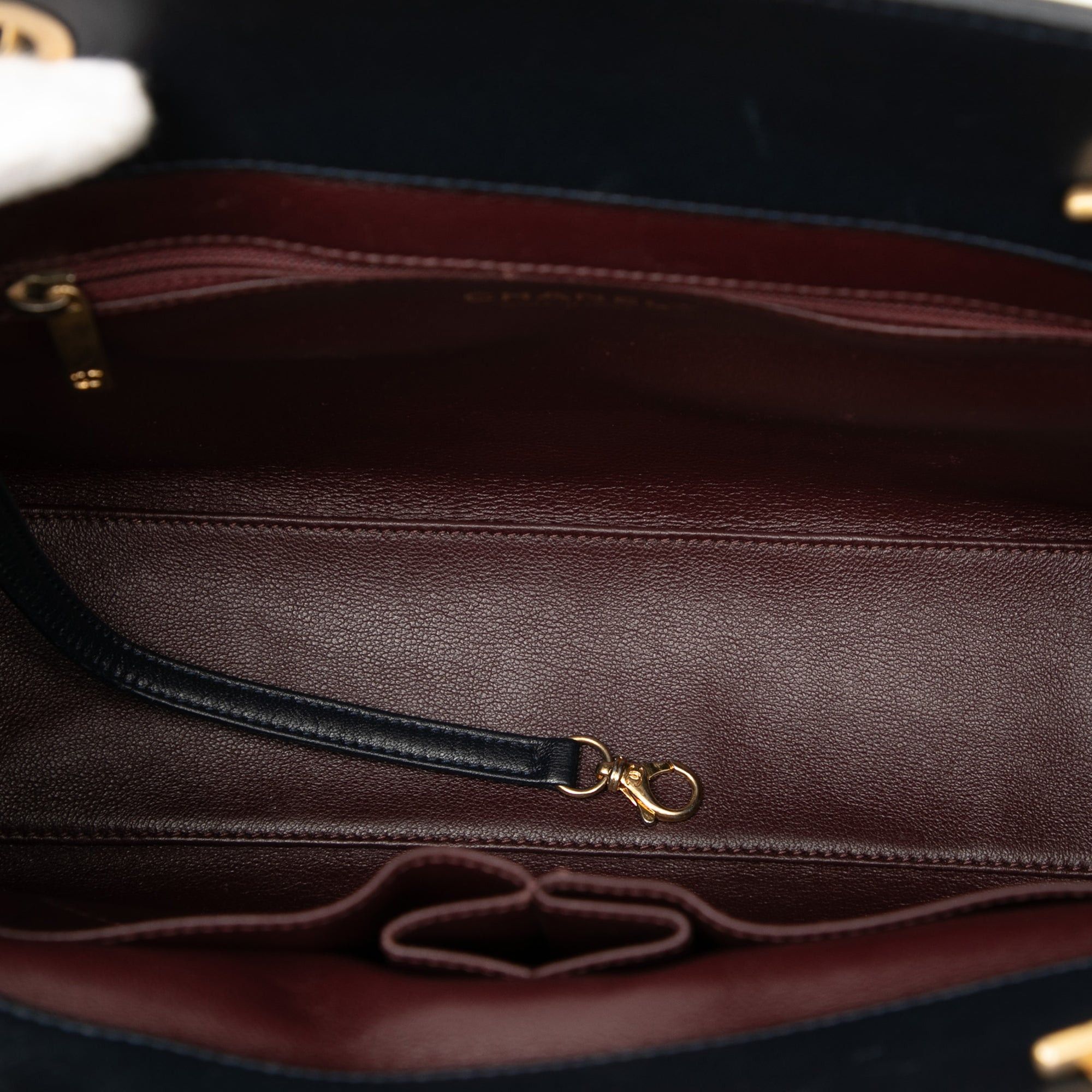 Chanel Chevron Calfskin Collar and Tie Tote Size ONE SIZE - 4 Thumbnail