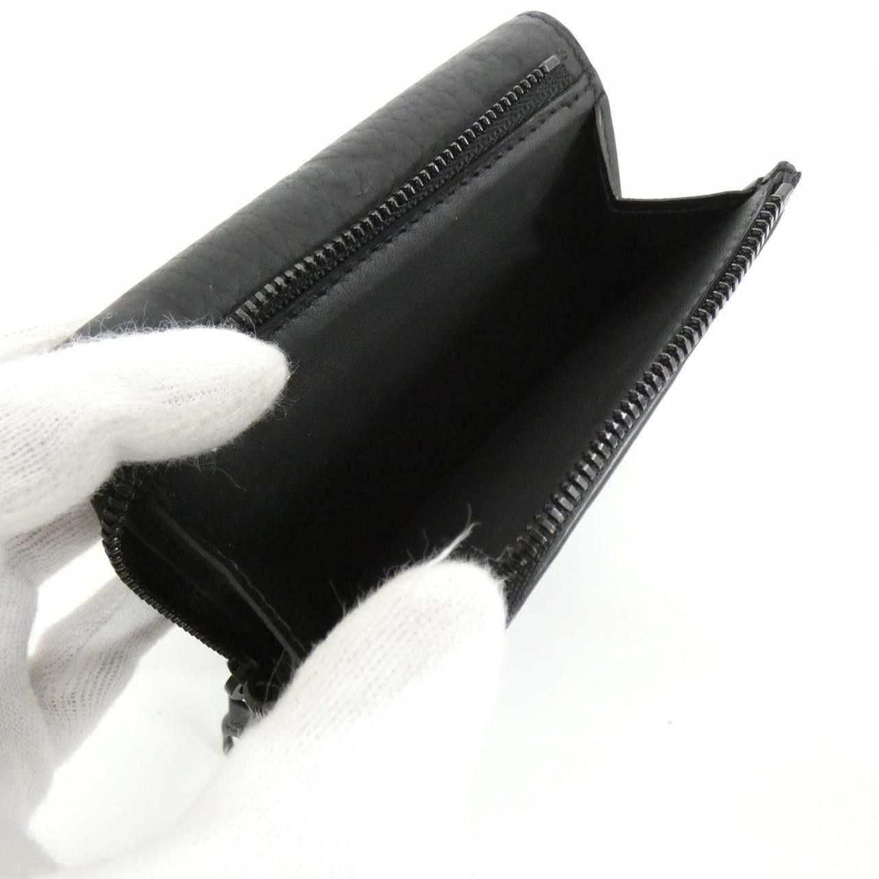 Louis Vuitton Louis Vuitton Louis Vuitton Portefeuille Pilot Monogram Taurillon Wallet Leather Short Wallet M82556 DUTY FREE for USA Size ONE SIZE - 7 Thumbnail