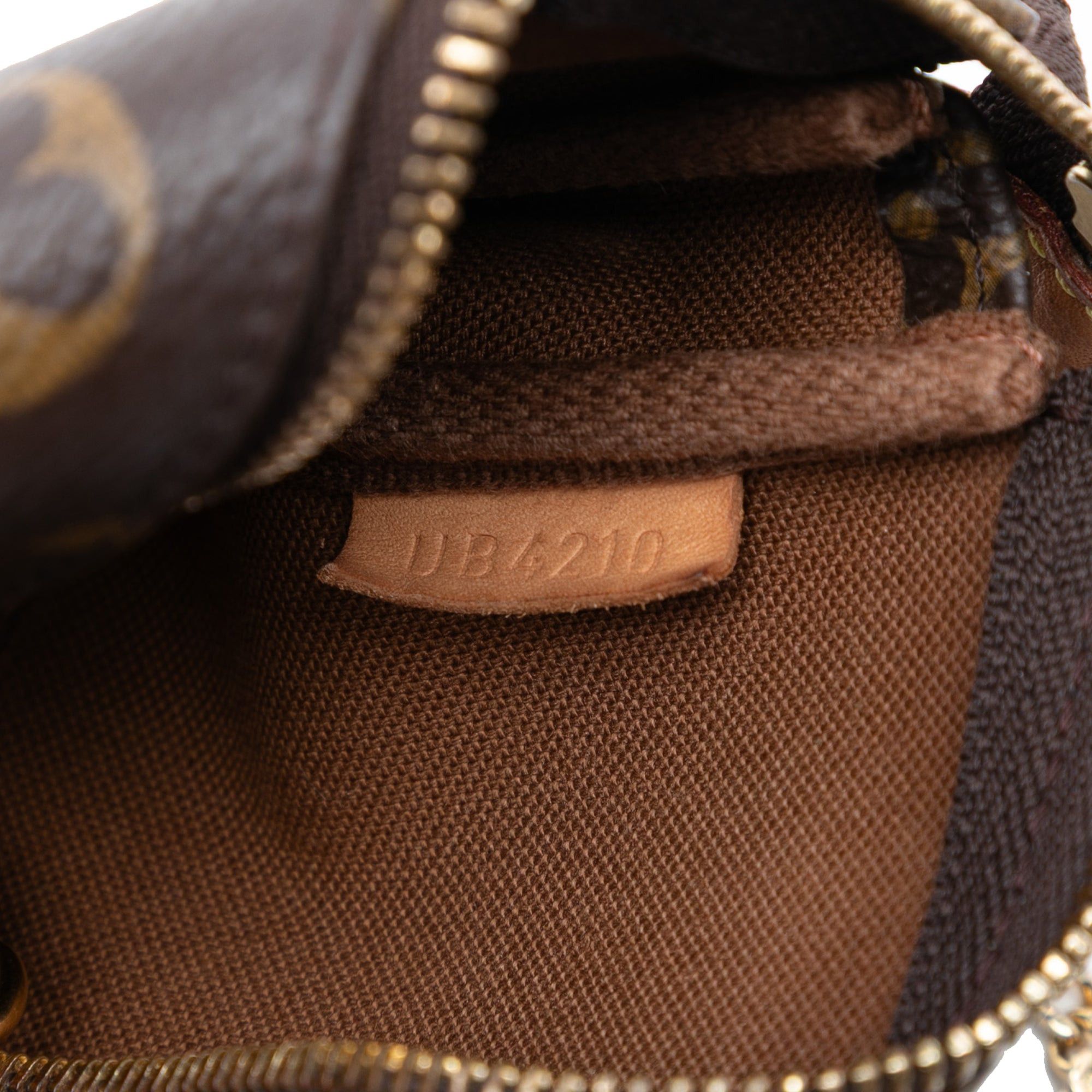Louis Vuitton Monogram Mini Pochette Accessoires Size ONE SIZE - 6 Thumbnail