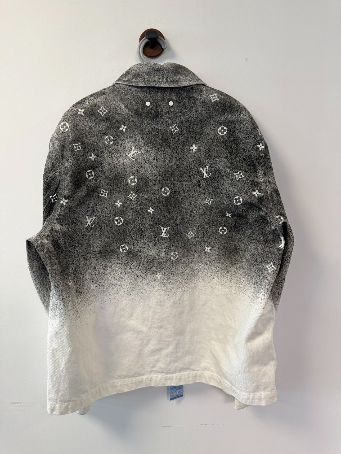 Louis Vuitton Louis Vuitton Monogram Gradient Denim Shirt XXL Size US XXL / EU 58 / 5 - 2 Thumbnail