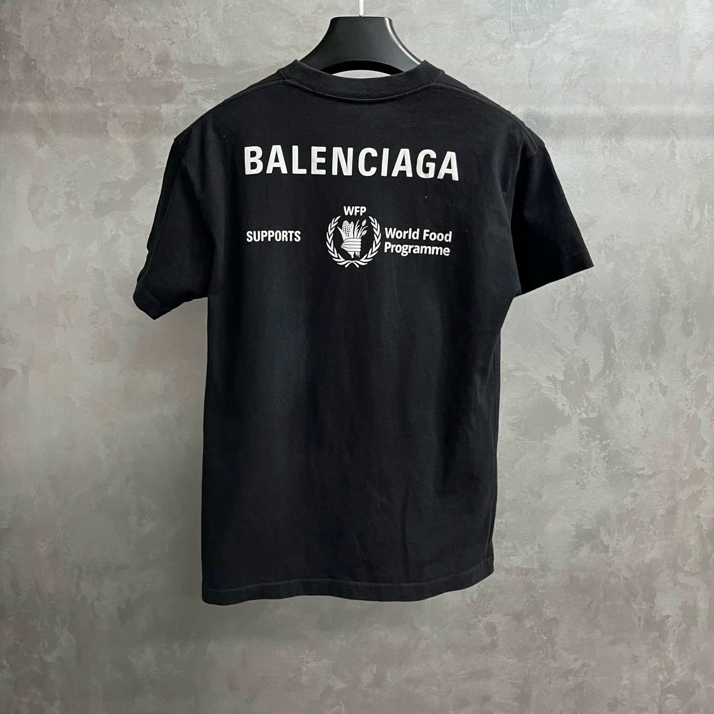 Balenciaga Balenciaga WFP Logo T-Shirt Size XS Size US XS / EU 42 / 0 - 5 Thumbnail