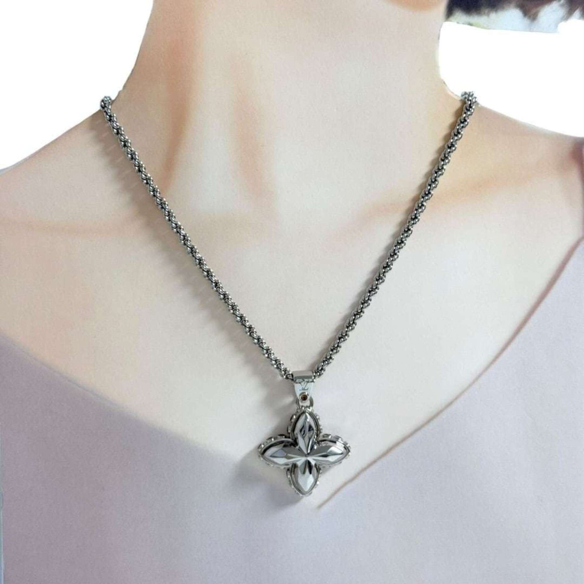 Louis Vuitton Louis Vuitton Men's Pendant LV Flower Stud Necklace Size ONE SIZE - 9 Thumbnail