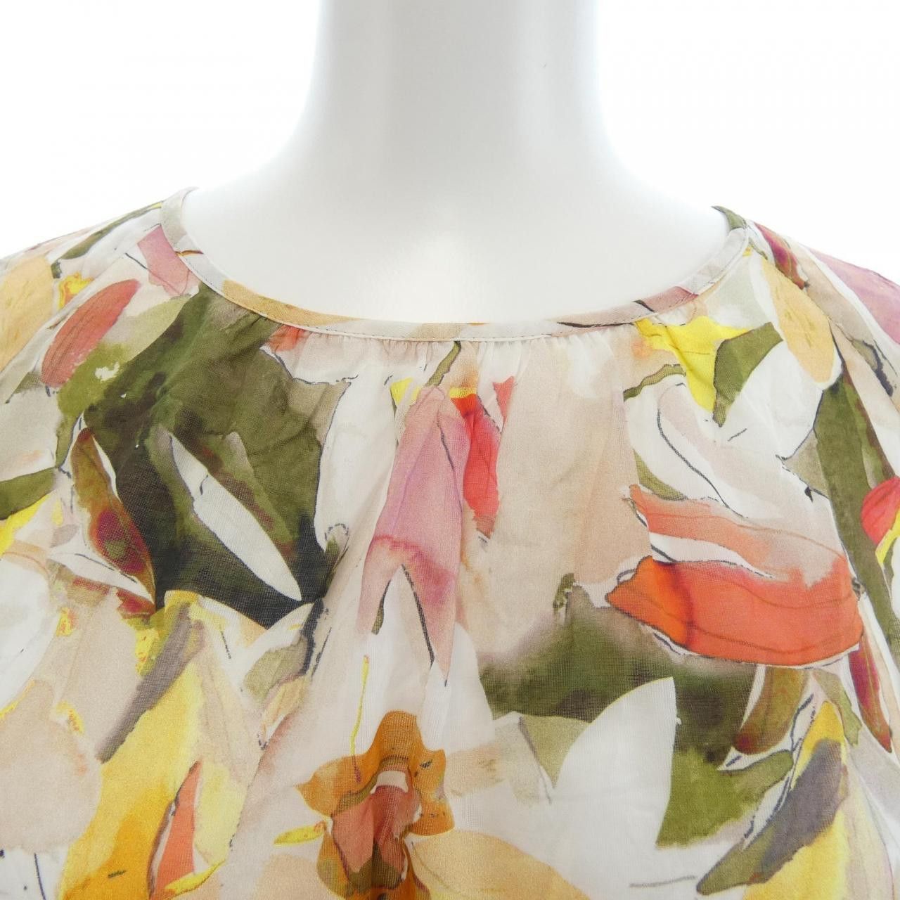 Other Other Leilian Tops Textile Tops DUTY FREE for USA Size ONE SIZE - 4 Thumbnail