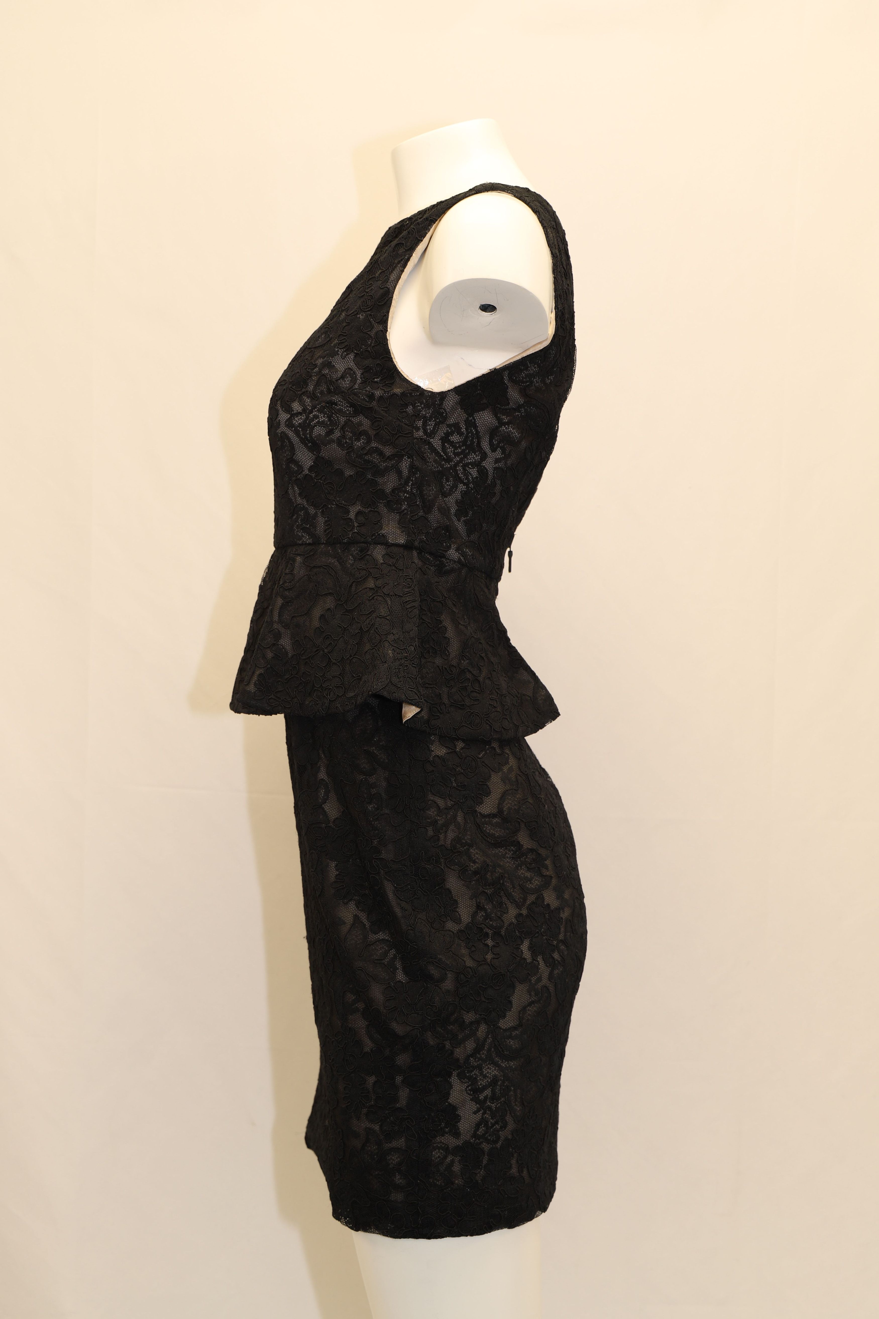 Alice + Olivia Alice + Olivia Josephine Lace Peplum Dress in Black Polyeste Size XS / US 0-2 / IT 36-38 - 6 Thumbnail