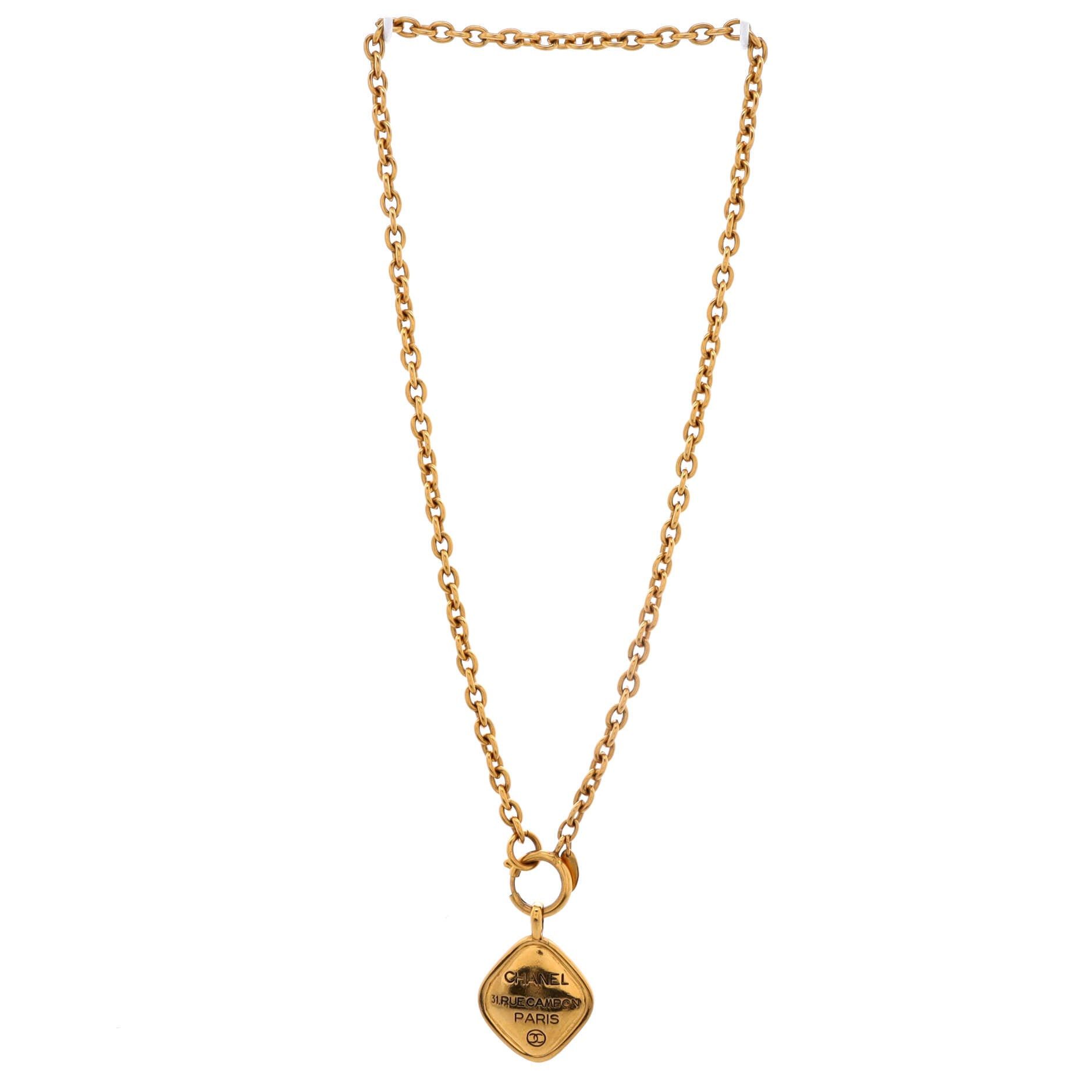 Chanel Vintage 31 Rue Cambon Medallion Pendant Necklace Size ONE SIZE - 2 Thumbnail