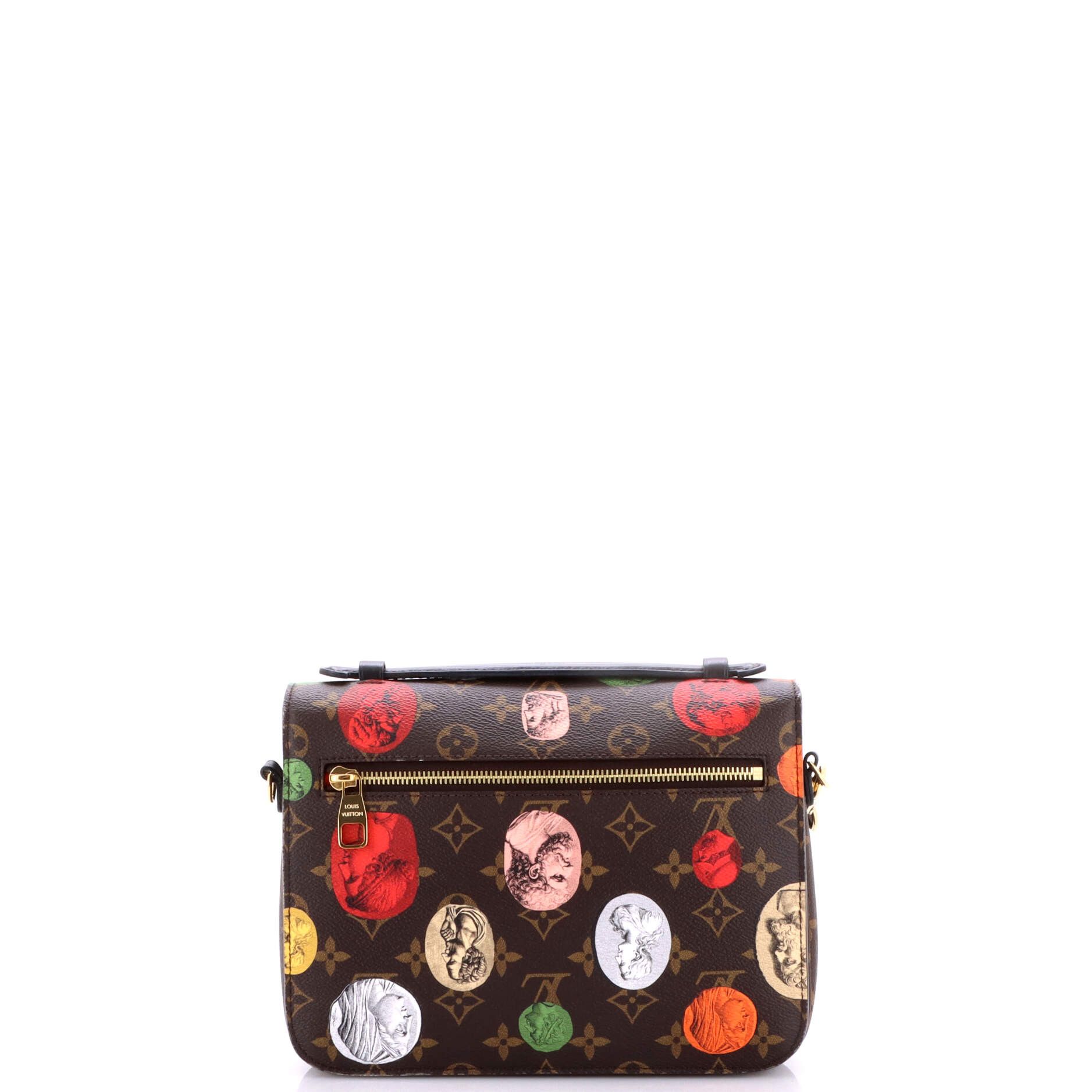 Louis Vuitton Pochette Metis Size ONE SIZE - 3 Thumbnail
