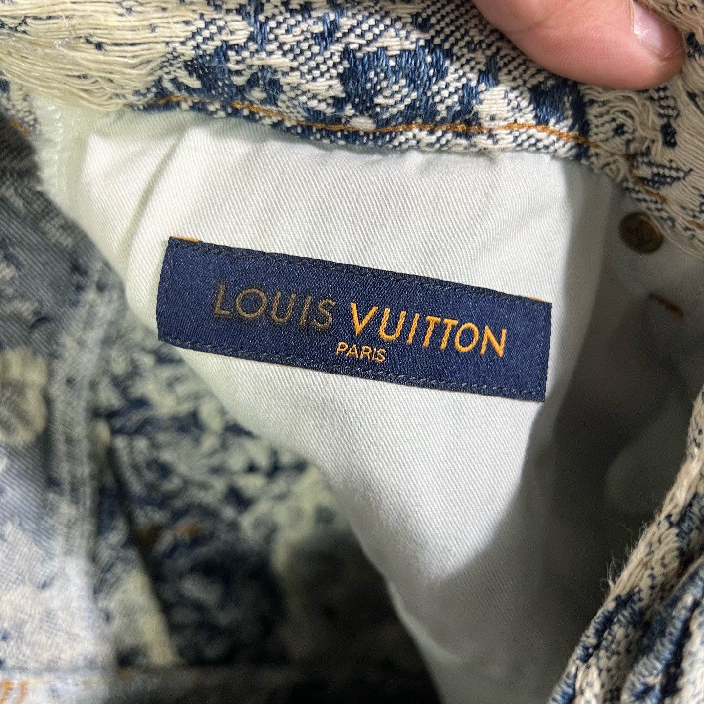 Louis Vuitton Louis Vuitton Distressed Carpenter Denim Shorts 33 Size US 33 - 3 Thumbnail