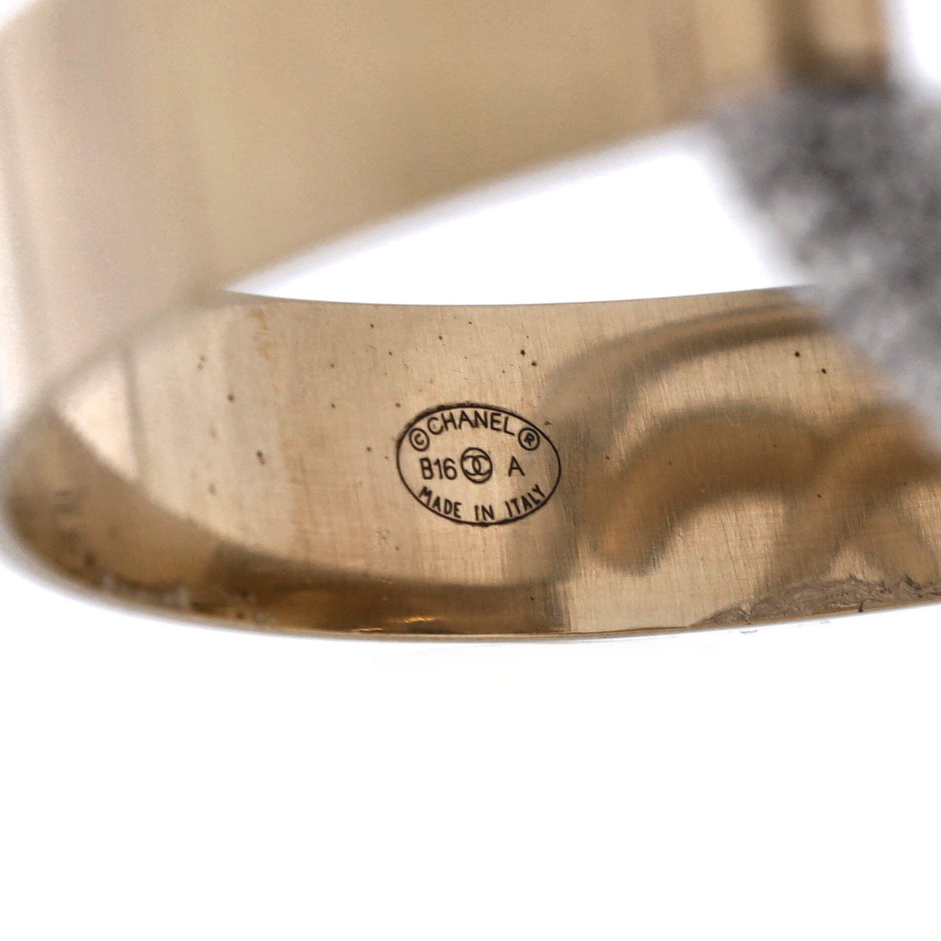 Chanel Circle CC Cutout Cuff Bracelet Size ONE SIZE - 3 Thumbnail