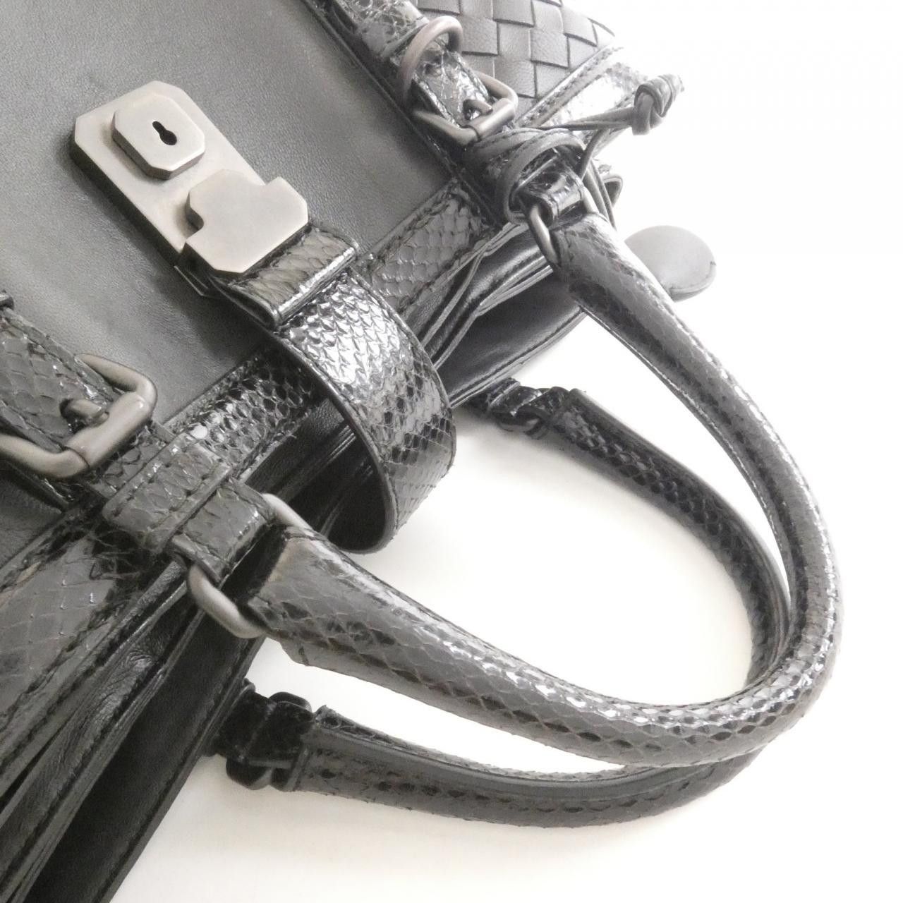 Bottega Veneta Bottega Veneta Bottega Veneta Lambskin Ayers Snake Bag Leather Handbag 389094V00EL DUTY FREE for USA Size ONE SIZE - 6 Thumbnail