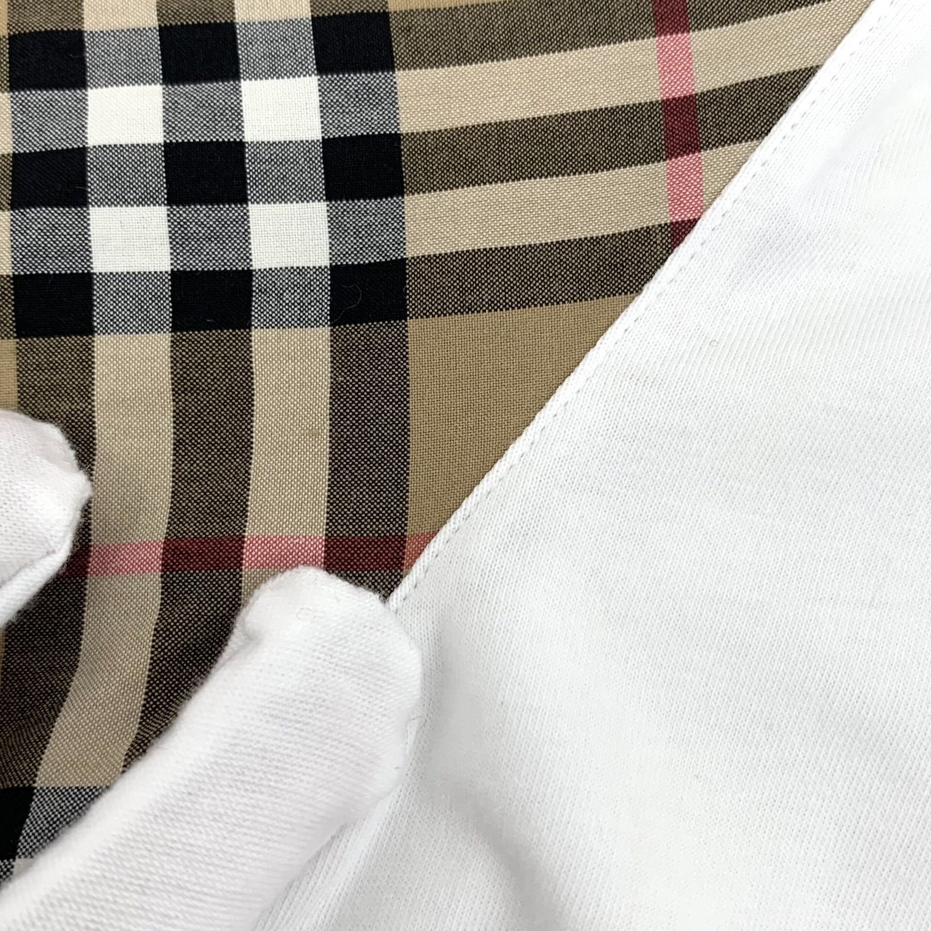 Burberry Burberry Check Sleeve Cotton T-Shirt XS Size US XS / EU 42 / 0 - 9 Thumbnail